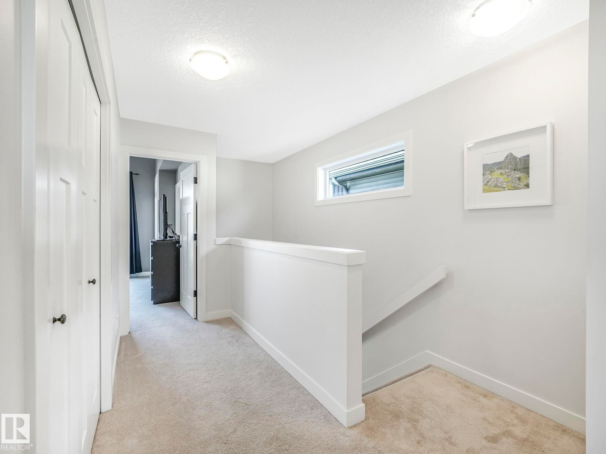 6693 Cardinal Road, Edmonton, AB - Indoor Photo Showing Other Room