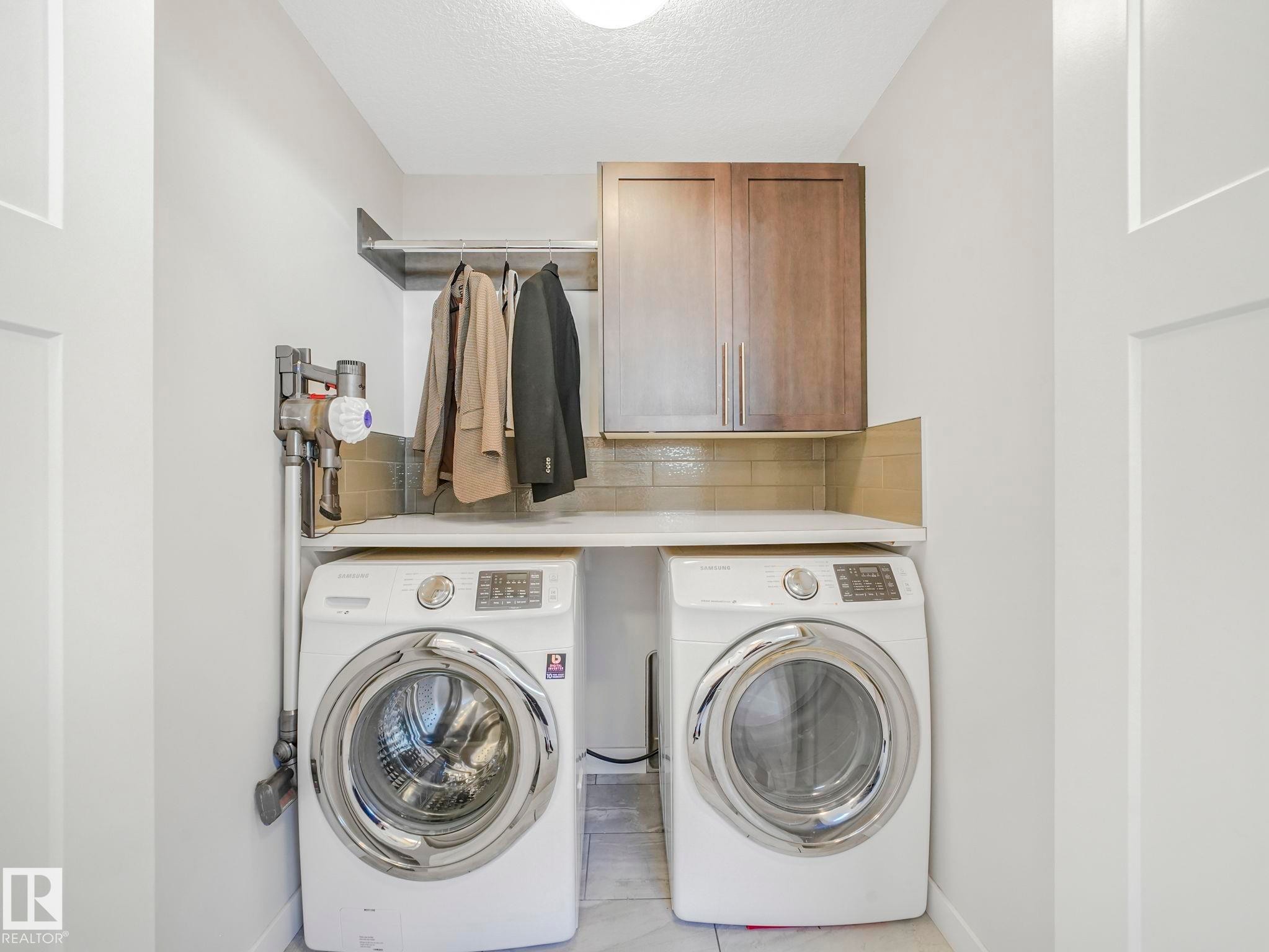 6693 Cardinal Road, Edmonton, AB - Indoor Photo Showing Laundry Room
