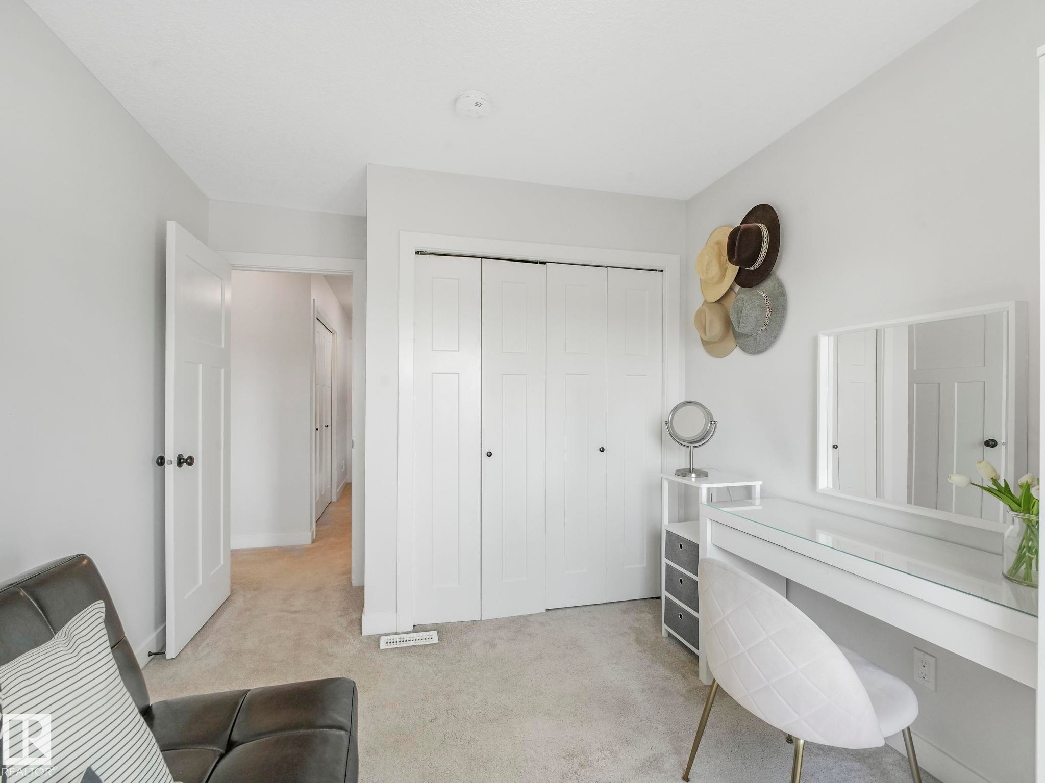 6693 Cardinal Road, Edmonton, AB - Indoor