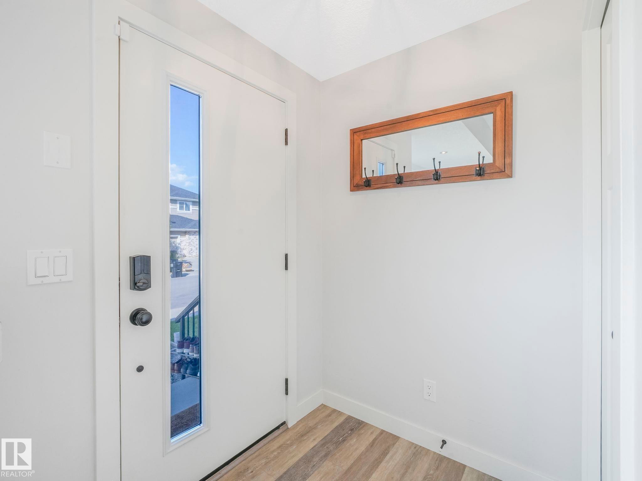 6693 Cardinal Road, Edmonton, AB - Indoor Photo Showing Other Room