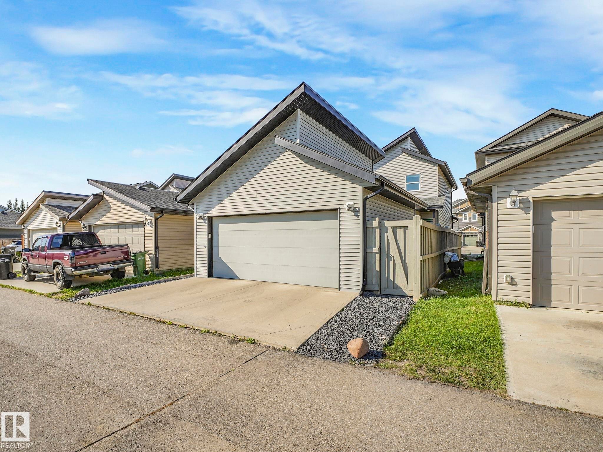 6693 Cardinal Road, Edmonton, AB - Outdoor