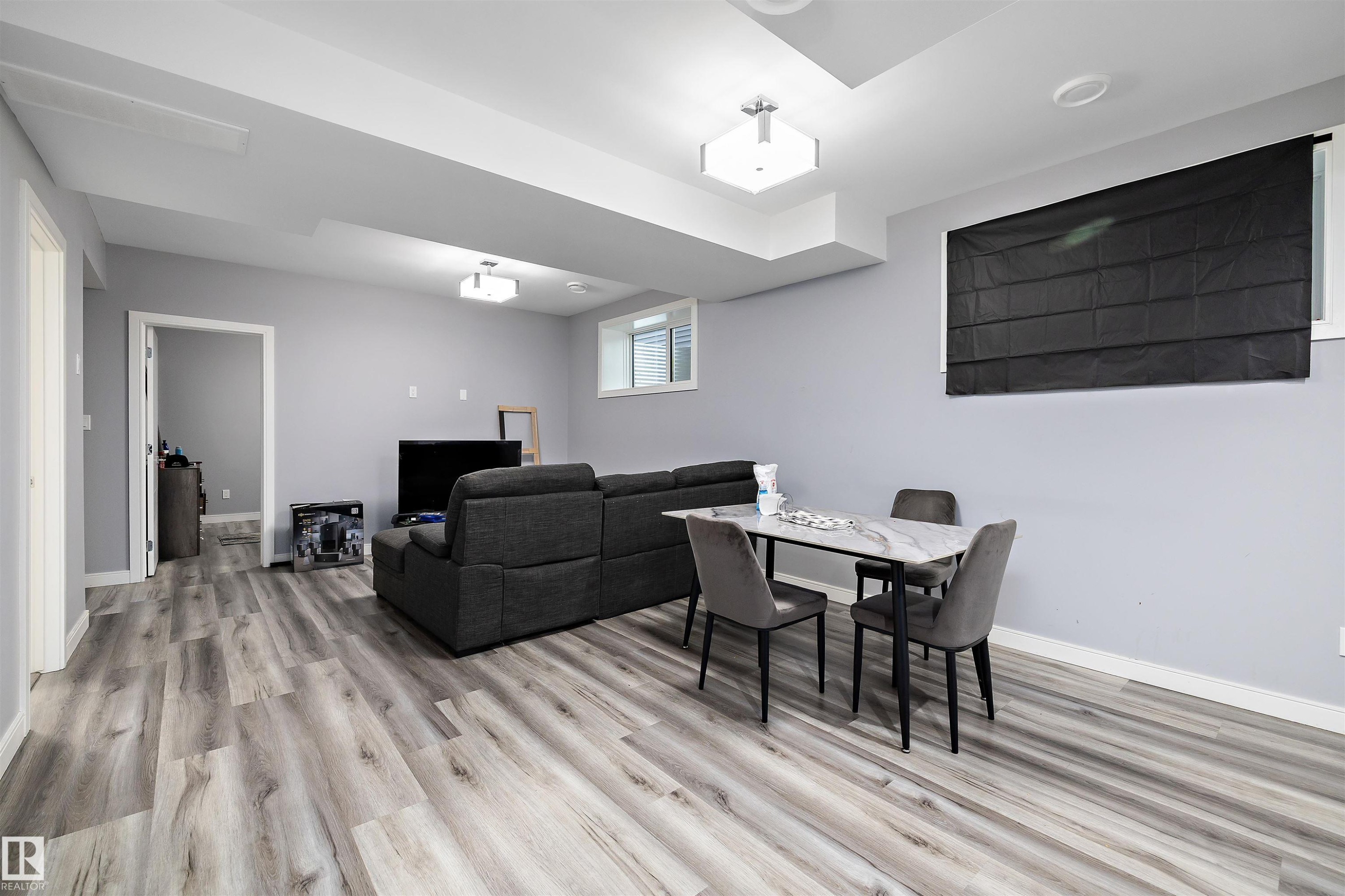 4223 Veterans Way, Edmonton, AB - Indoor