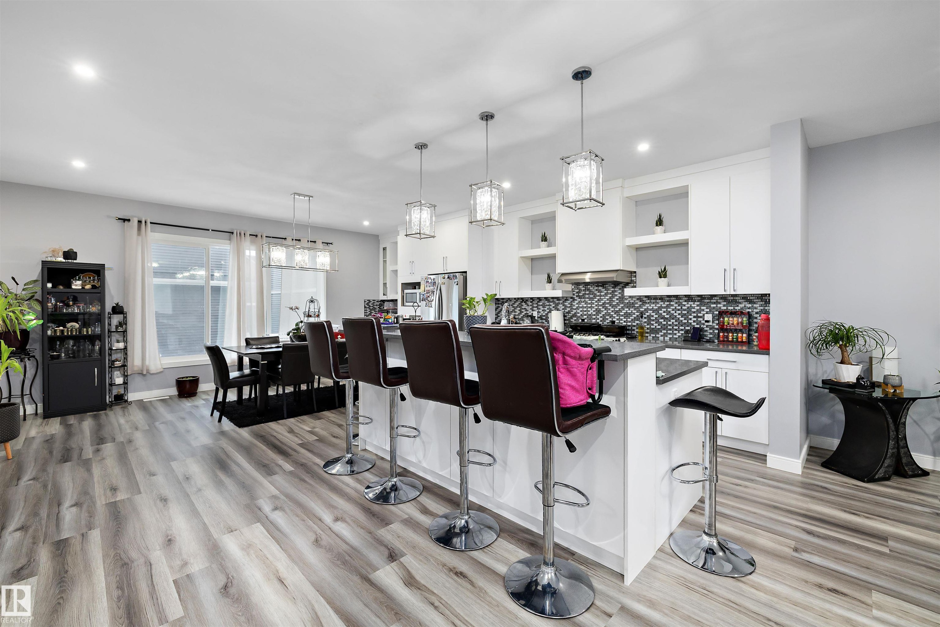 4223 Veterans Way, Edmonton, AB - Indoor