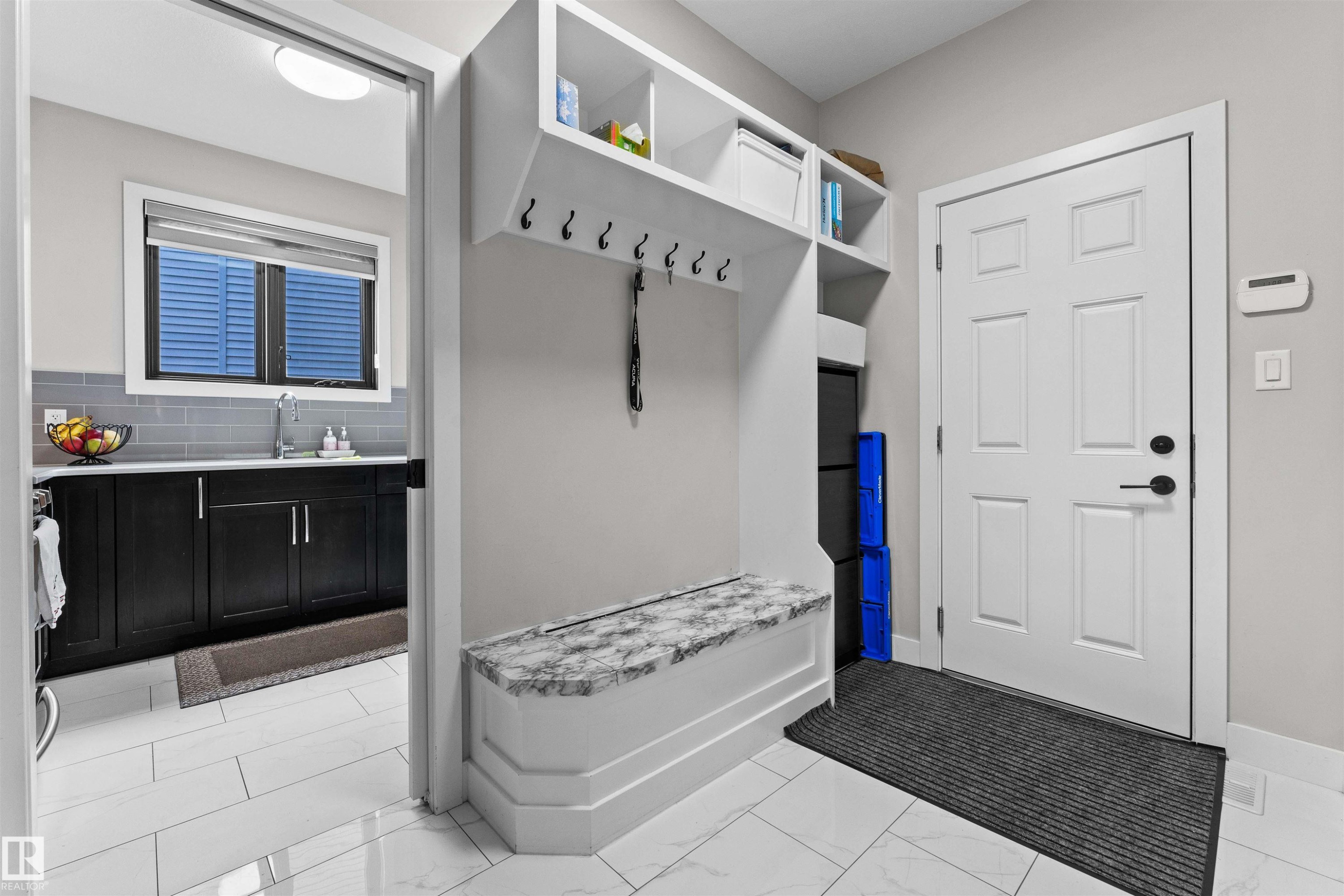 6813 Knox Loop, Edmonton, AB - Indoor