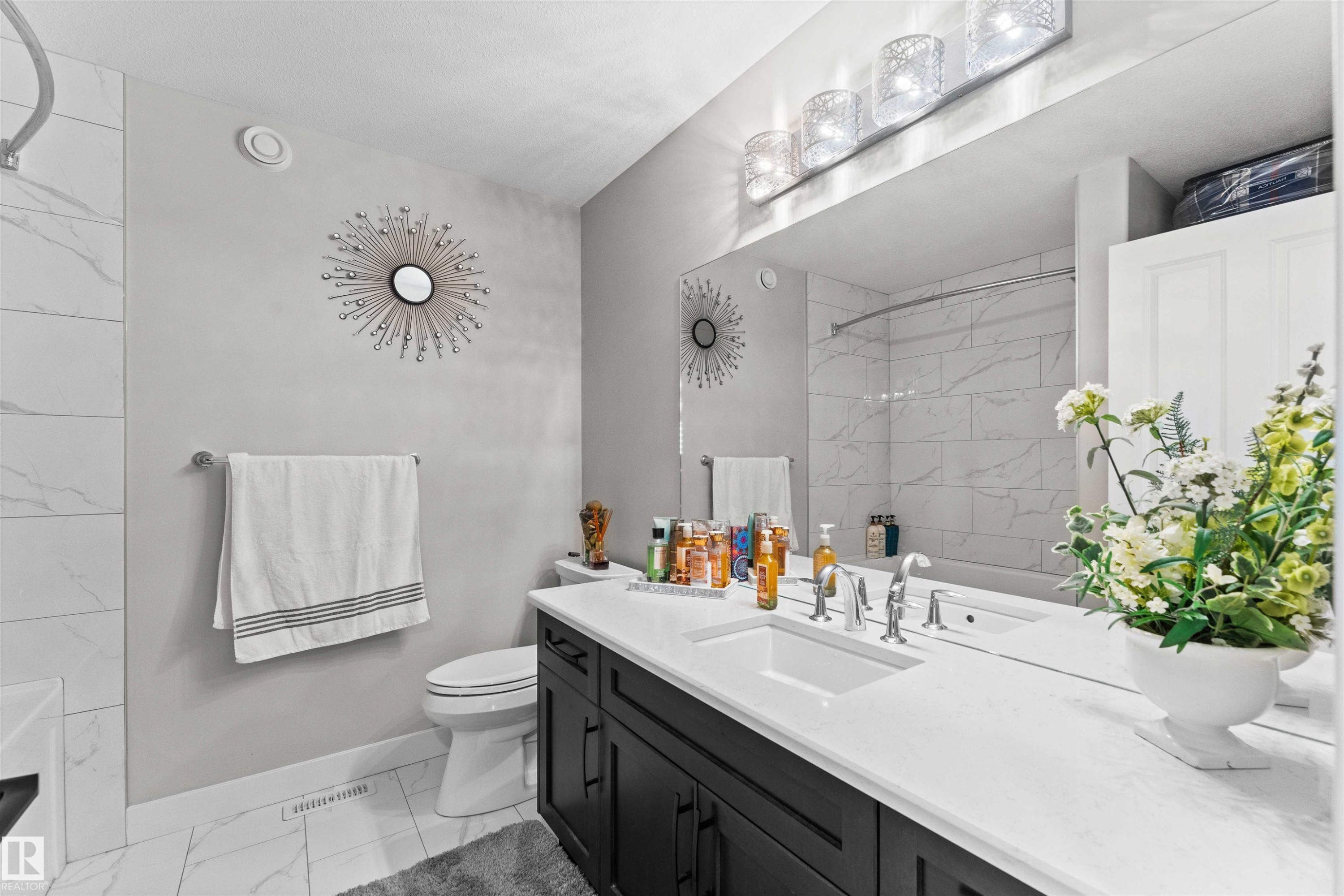 6813 Knox Loop, Edmonton, AB - Indoor Photo Showing Bathroom