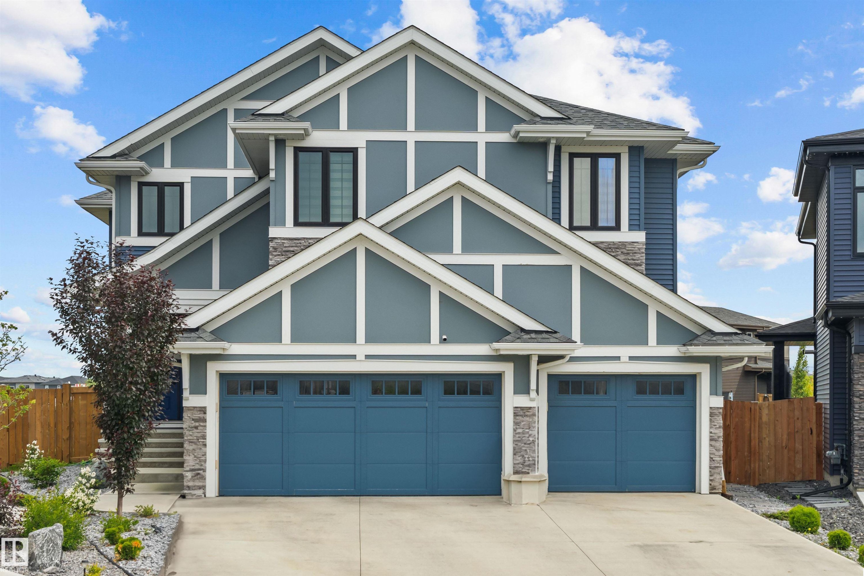 6813 Knox Loop, Edmonton, AB - Outdoor With Facade