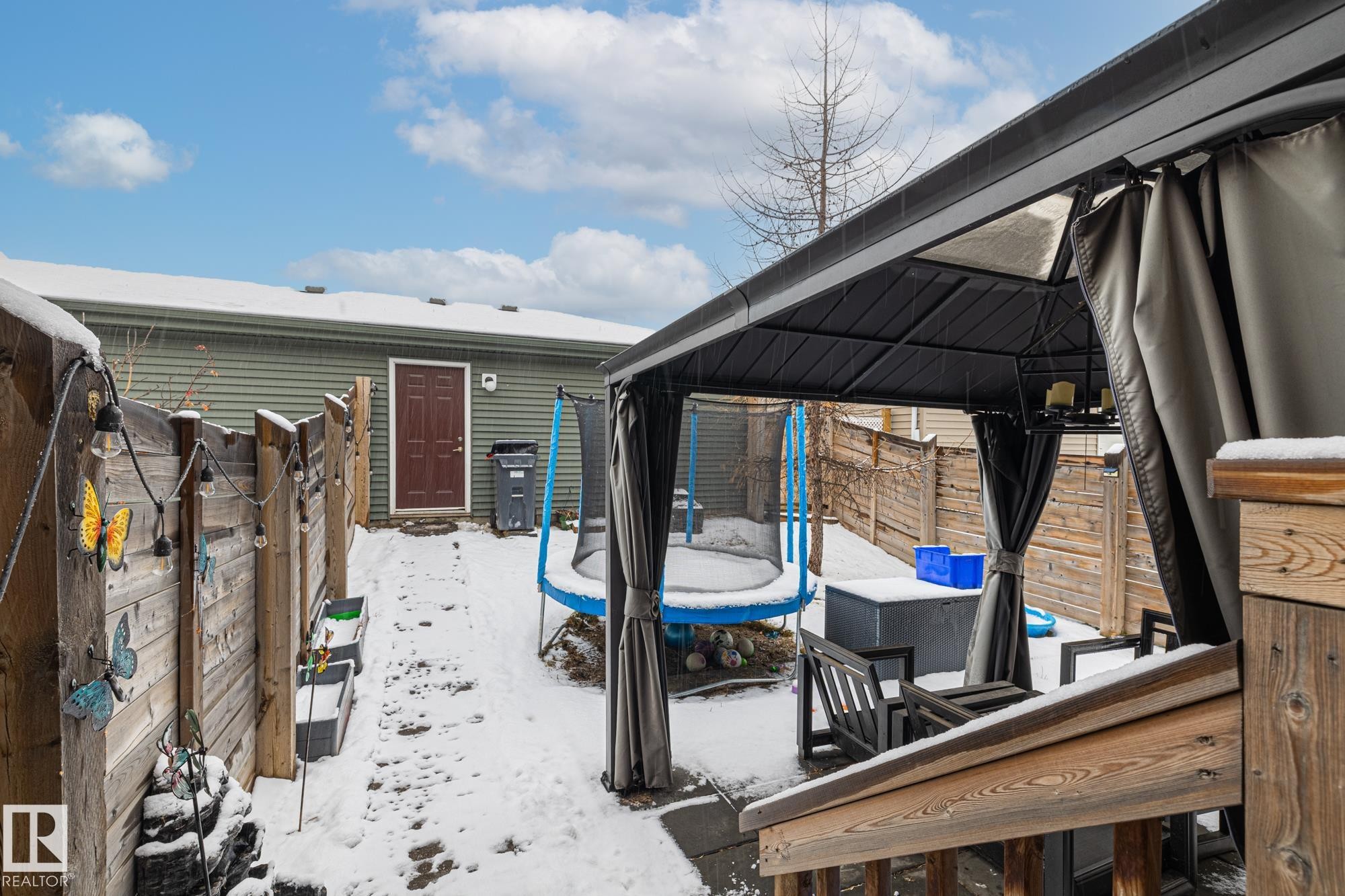 384 Charlesworth Drive, Edmonton, AB - Outdoor With Exterior