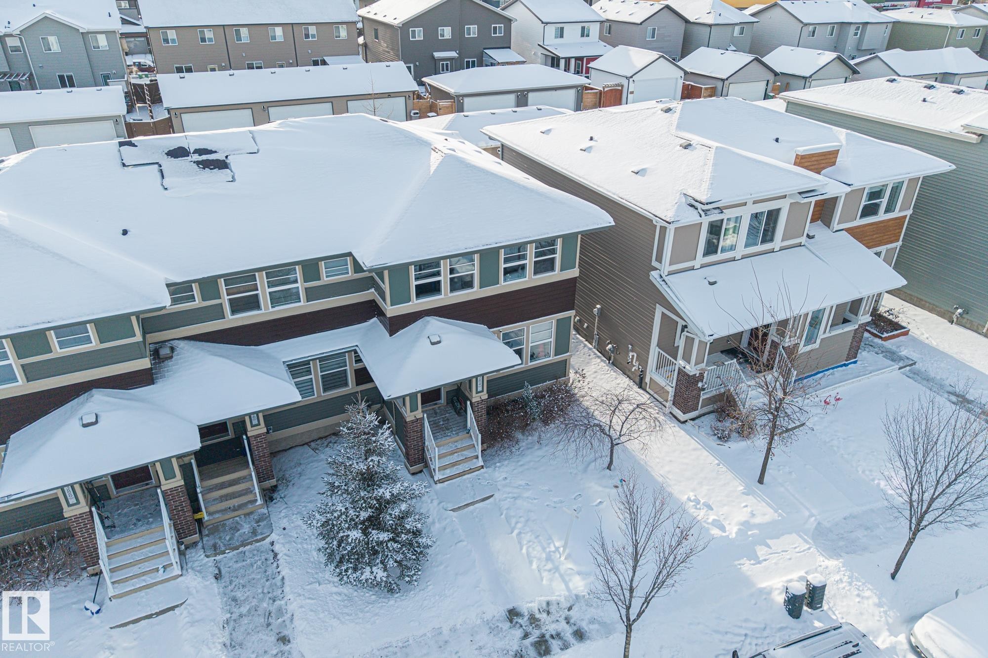 384 Charlesworth Drive, Edmonton, AB - Outdoor With Facade