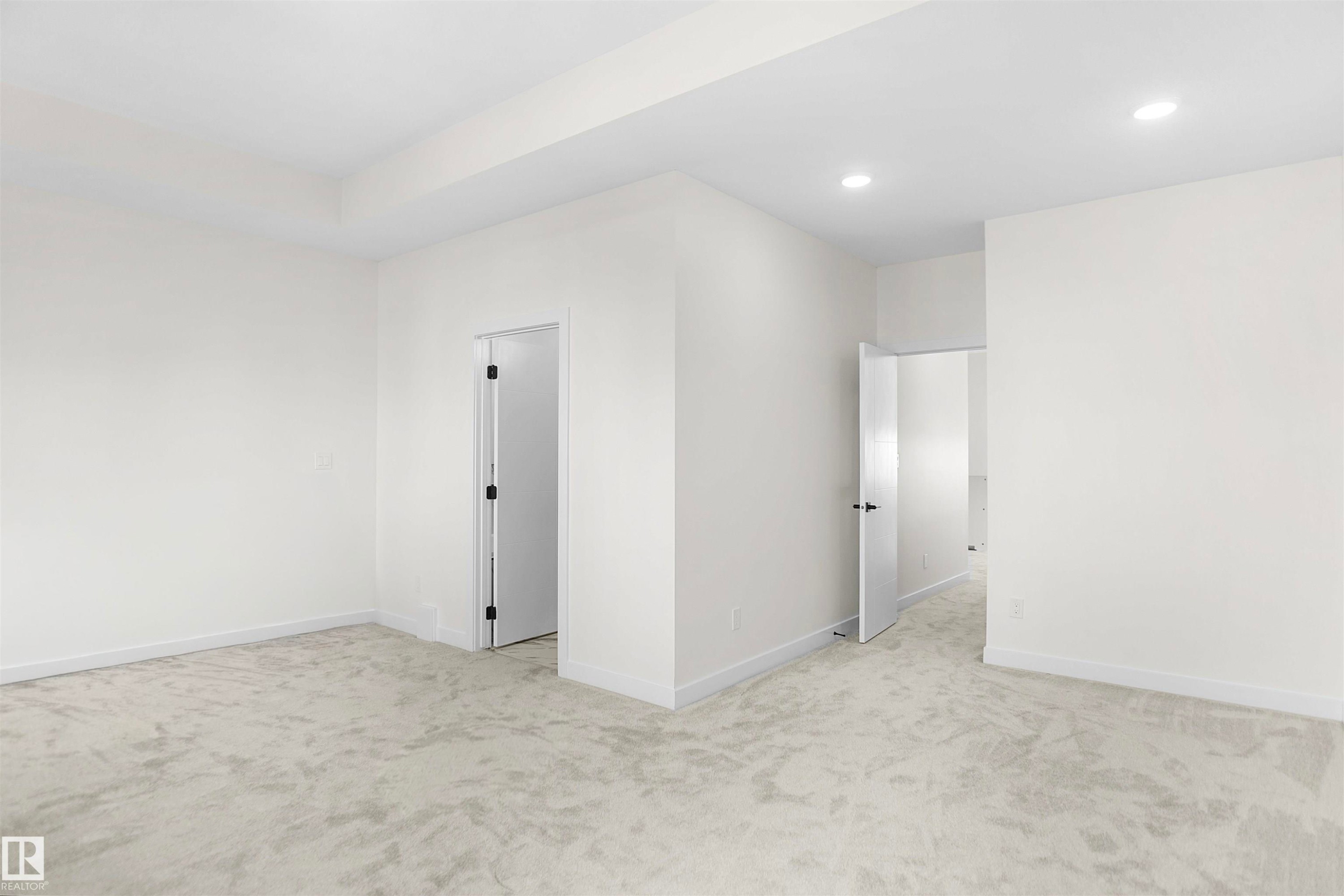 6807 169 Avenue, Edmonton, AB - Indoor Photo Showing Other Room