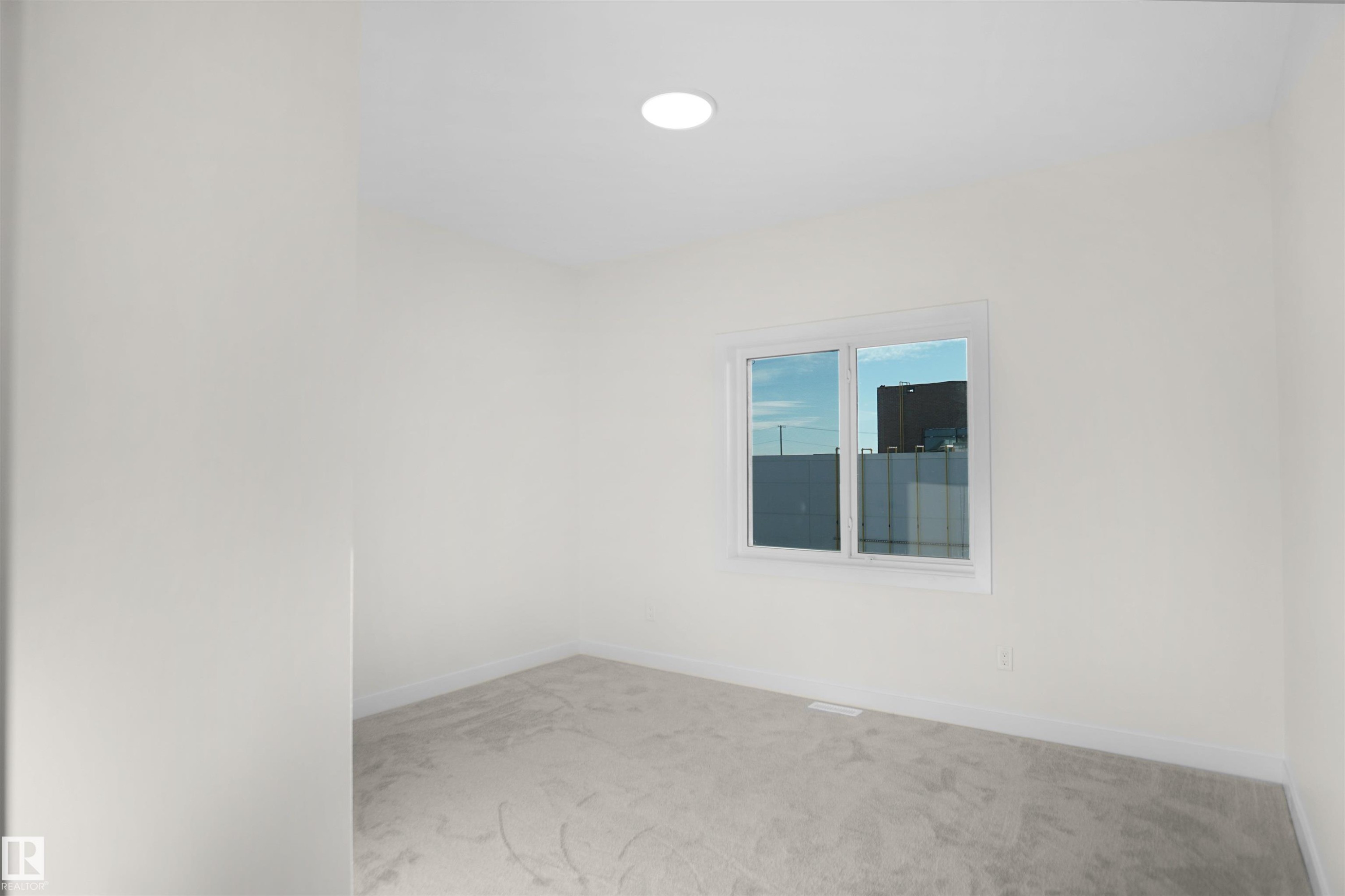 6807 169 Avenue, Edmonton, AB - Indoor Photo Showing Other Room