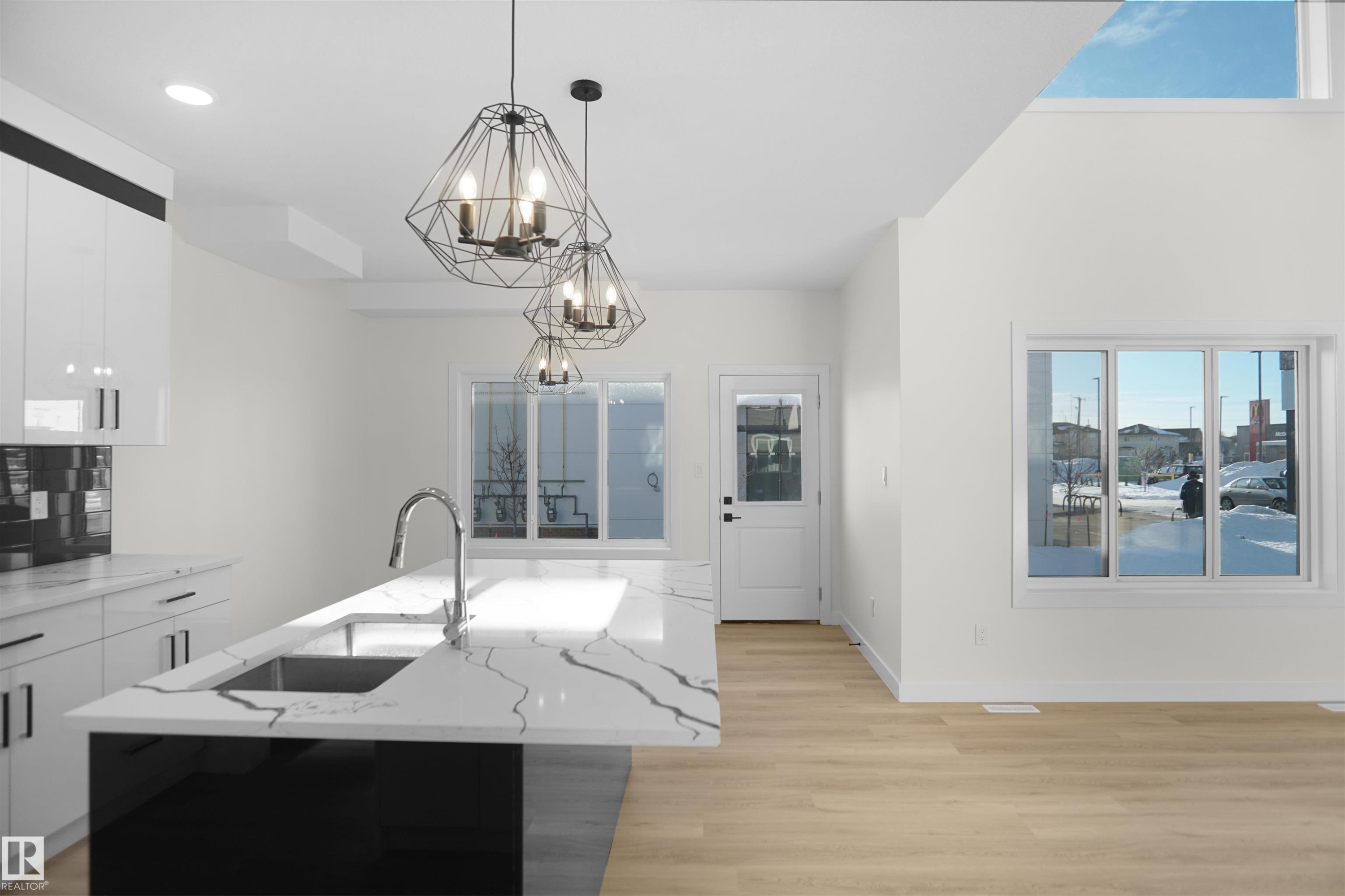 6807 169 Avenue, Edmonton, AB - Indoor Photo Showing Kitchen With Upgraded Kitchen