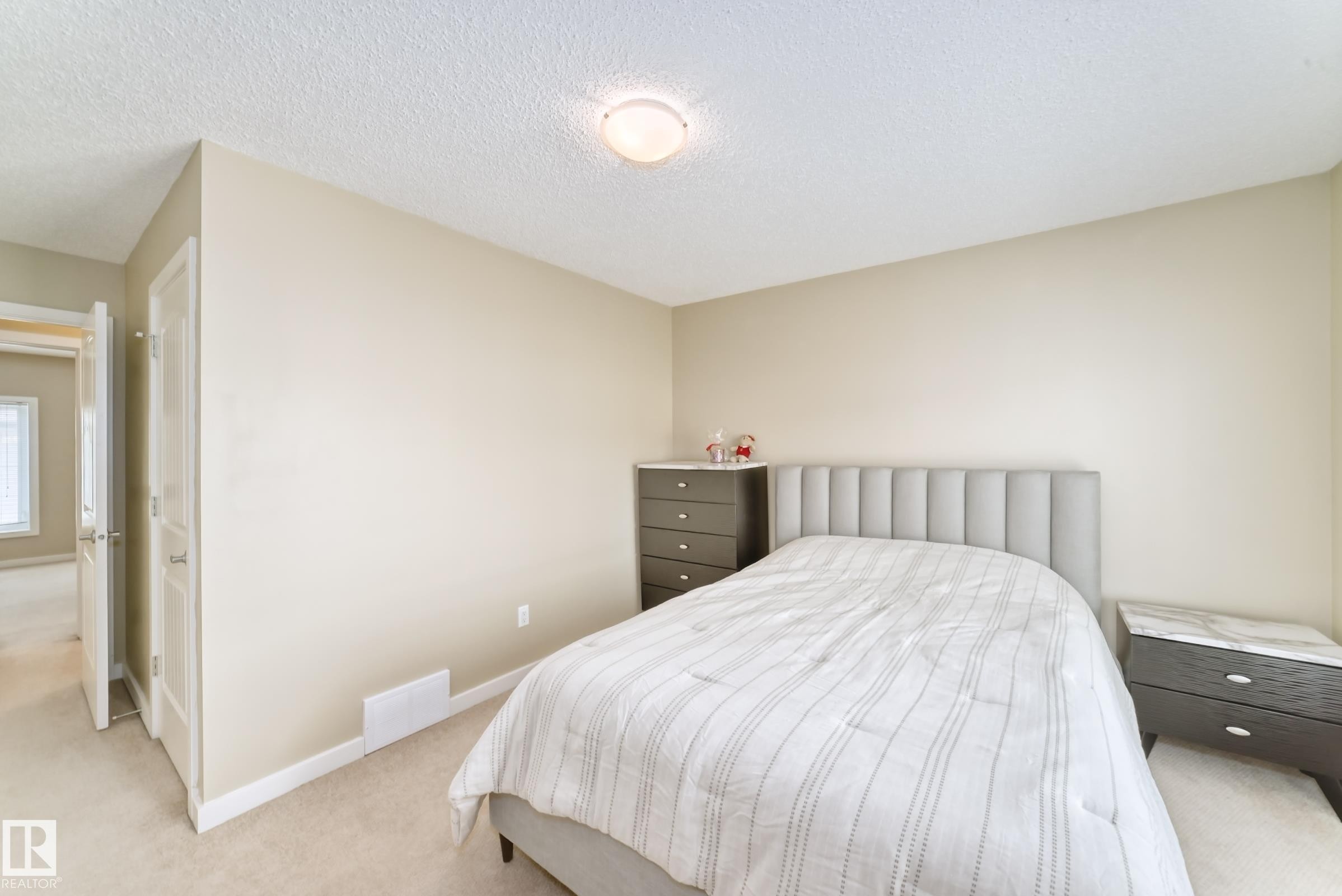 55 655 Watt Boulevard, Edmonton, AB - Indoor Photo Showing Bedroom