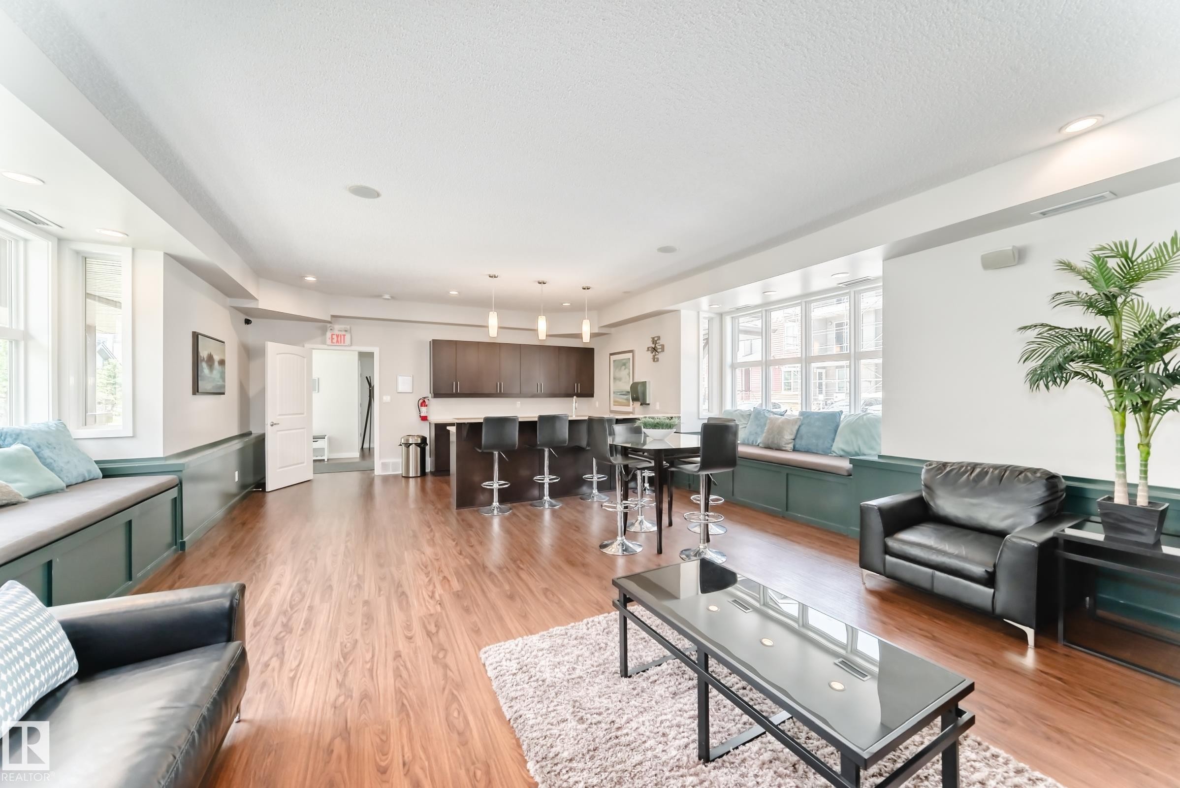 55 655 Watt Boulevard, Edmonton, AB - Indoor Photo Showing Living Room