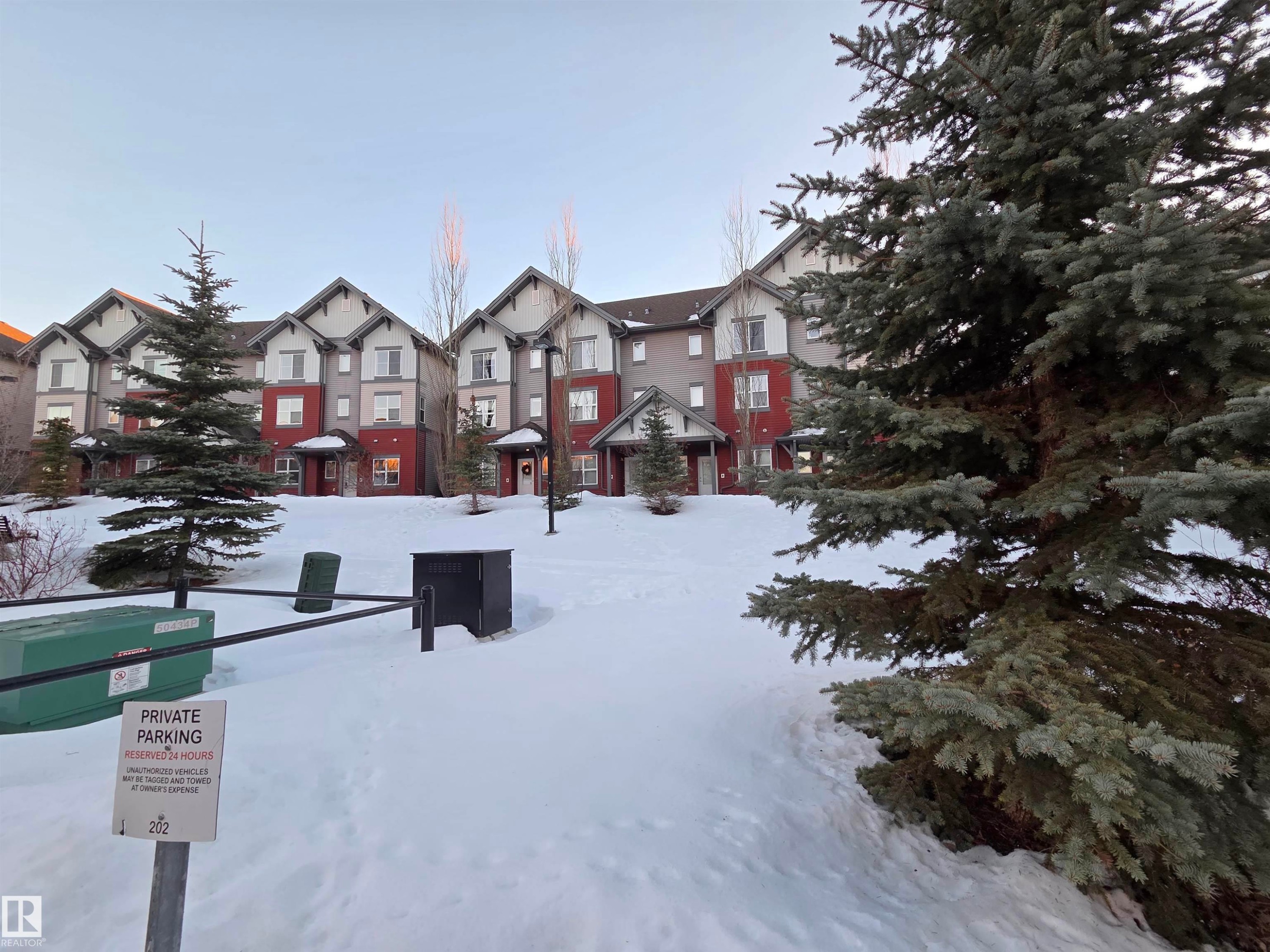 55 655 Watt Boulevard, Edmonton, AB - Outdoor With Facade