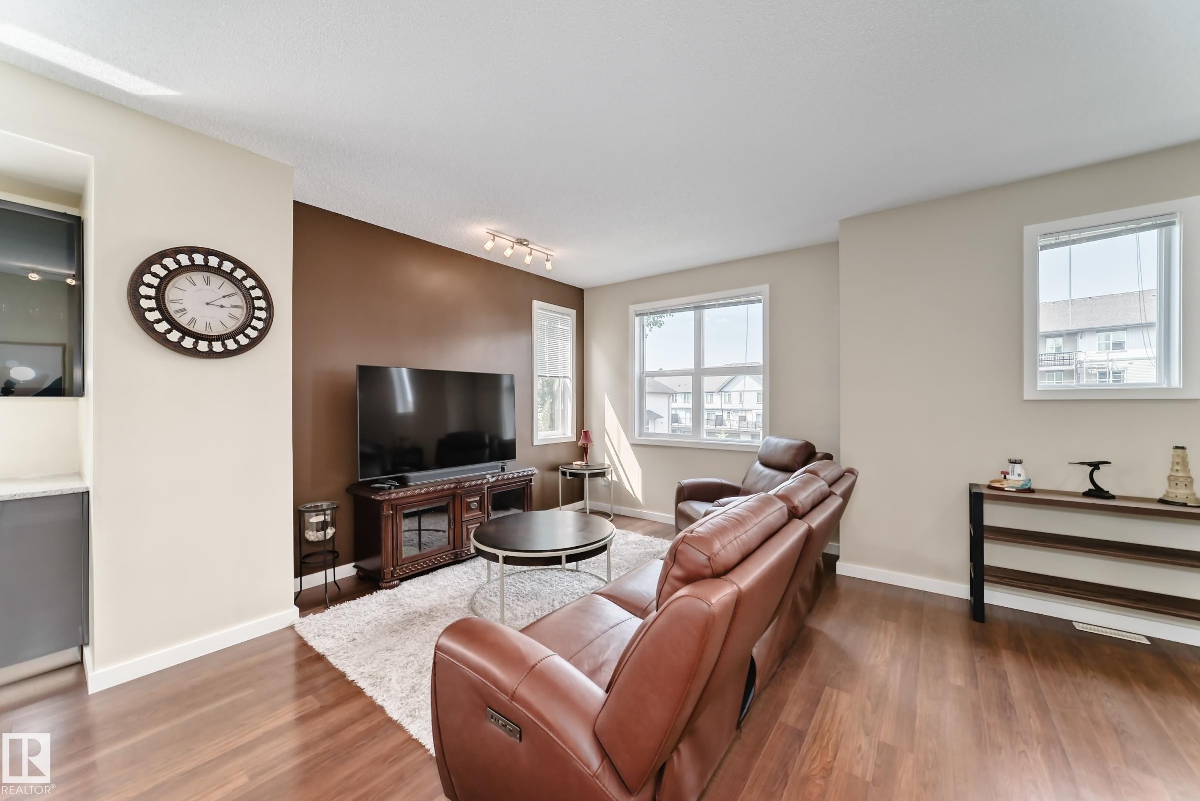 55 655 Watt Boulevard, Edmonton, AB - Indoor Photo Showing Living Room