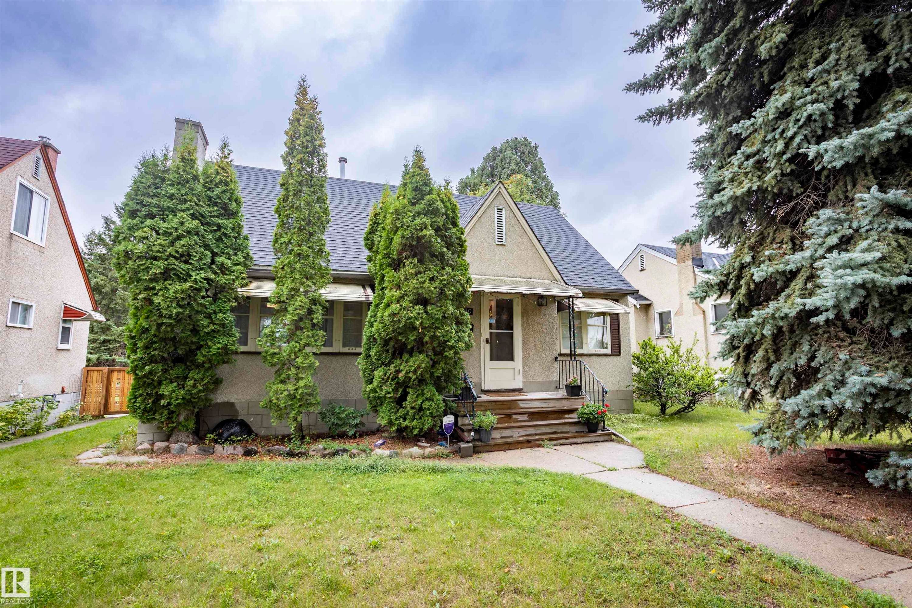 10880 73 Street, Edmonton, AB - Outdoor With Facade