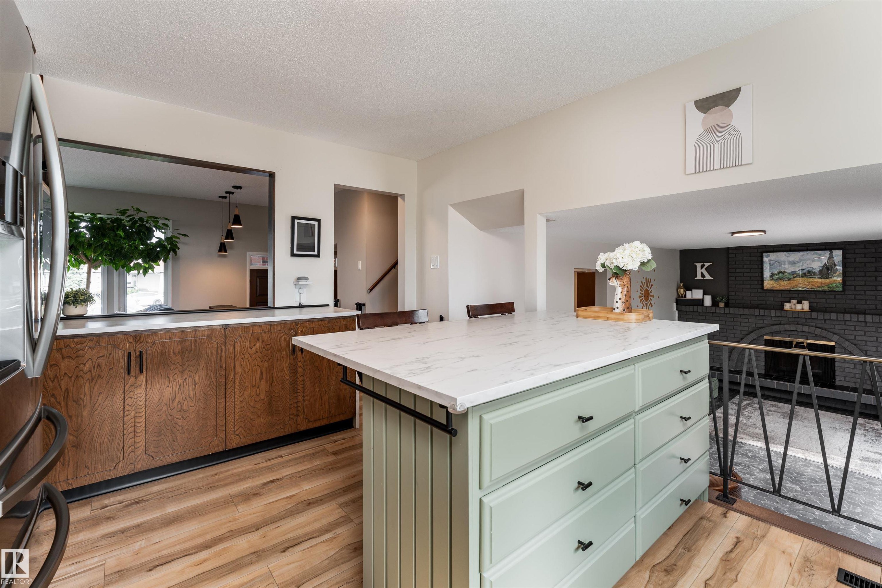 15007 115 Street, Edmonton, AB - Indoor Photo Showing Kitchen