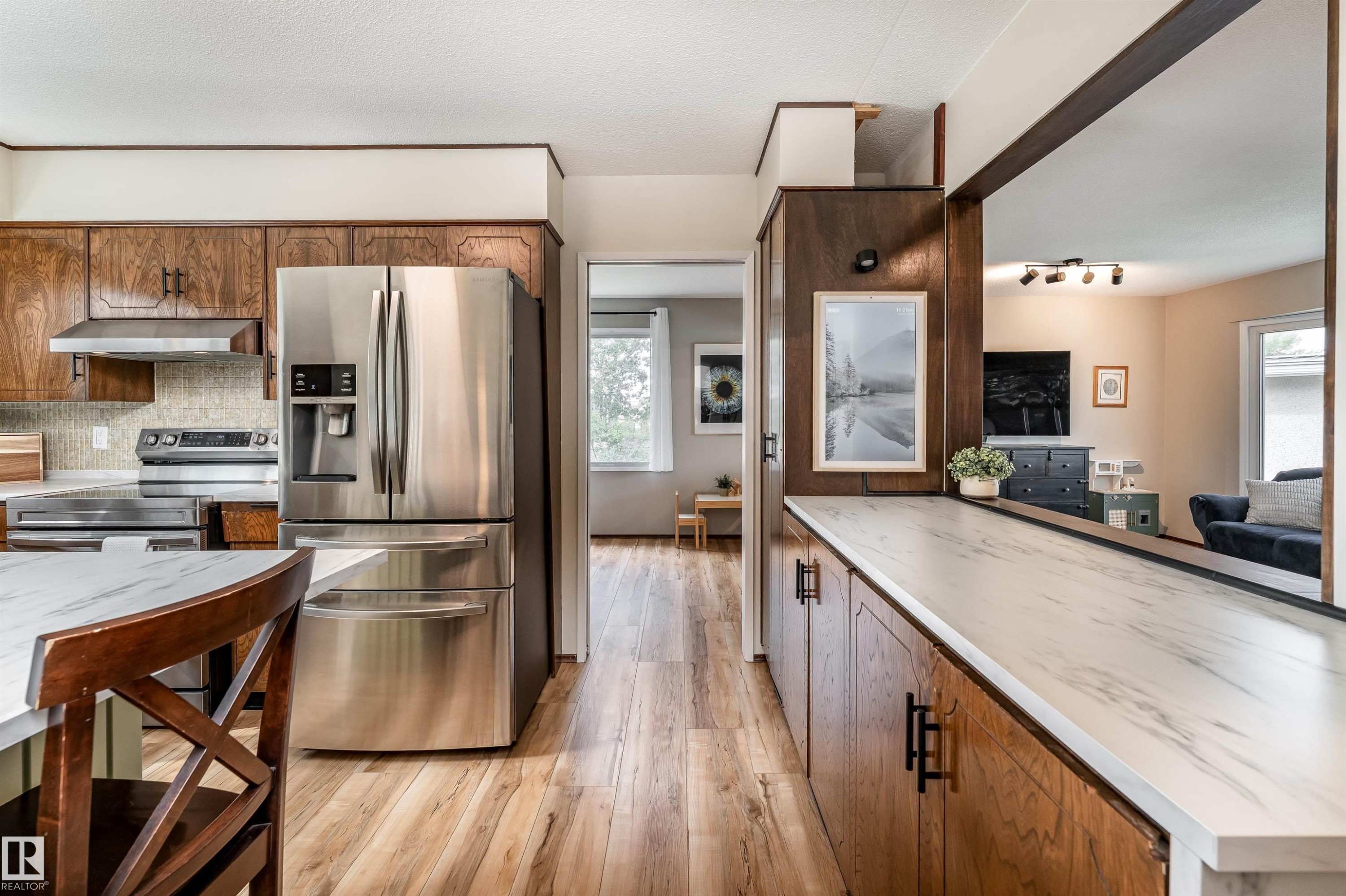 15007 115 Street, Edmonton, AB - Indoor Photo Showing Kitchen