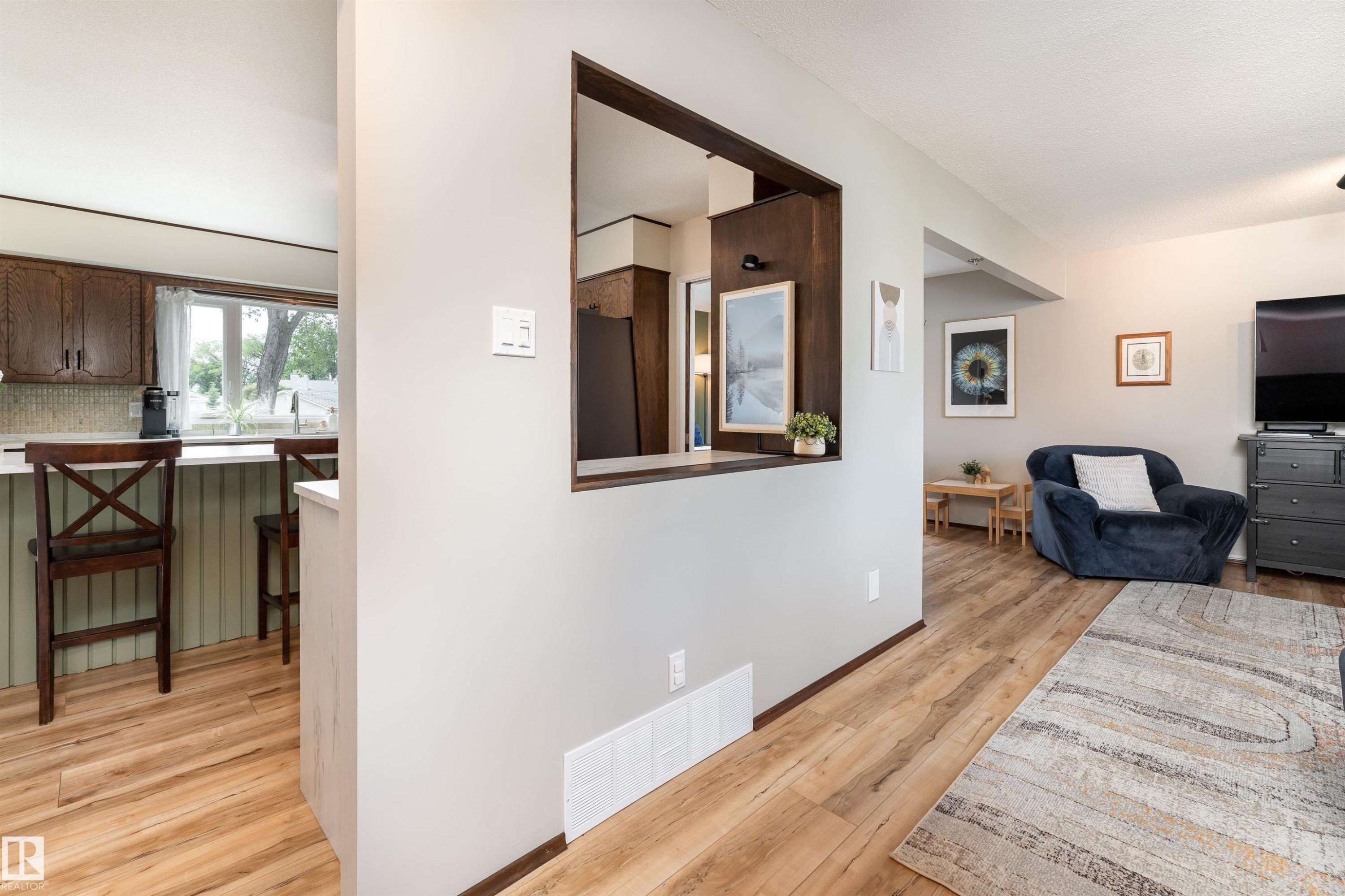 15007 115 Street, Edmonton, AB - Indoor
