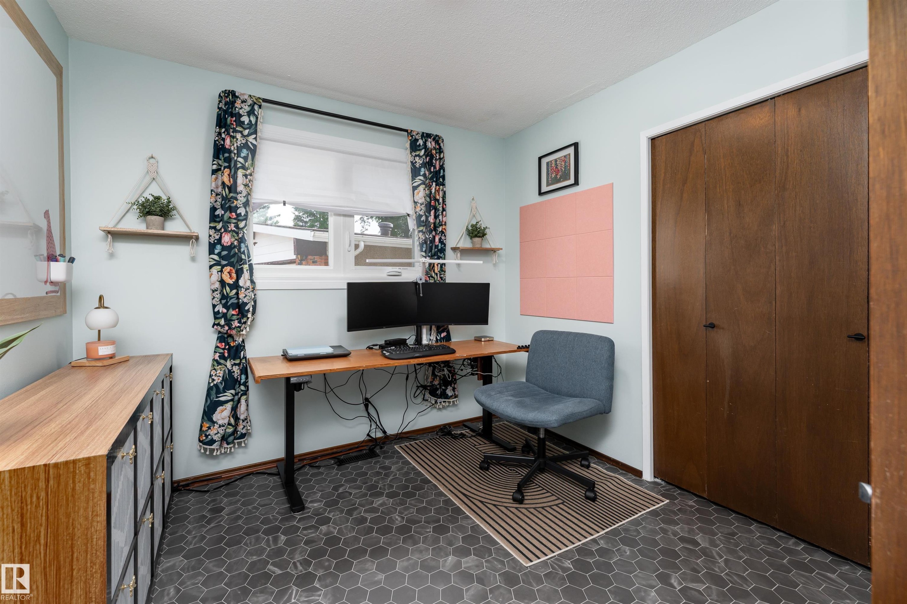 15007 115 Street, Edmonton, AB - Indoor Photo Showing Office