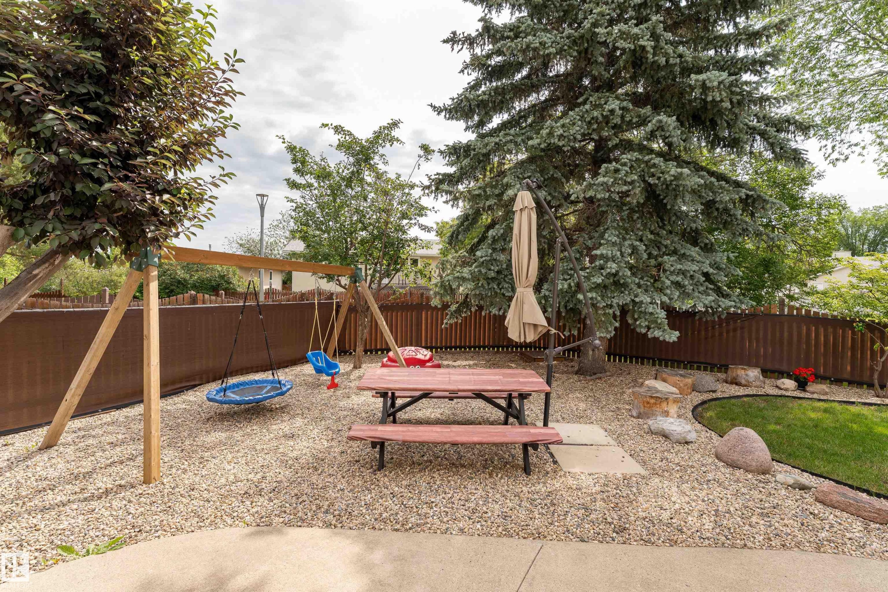 15007 115 Street, Edmonton, AB - Outdoor With Backyard