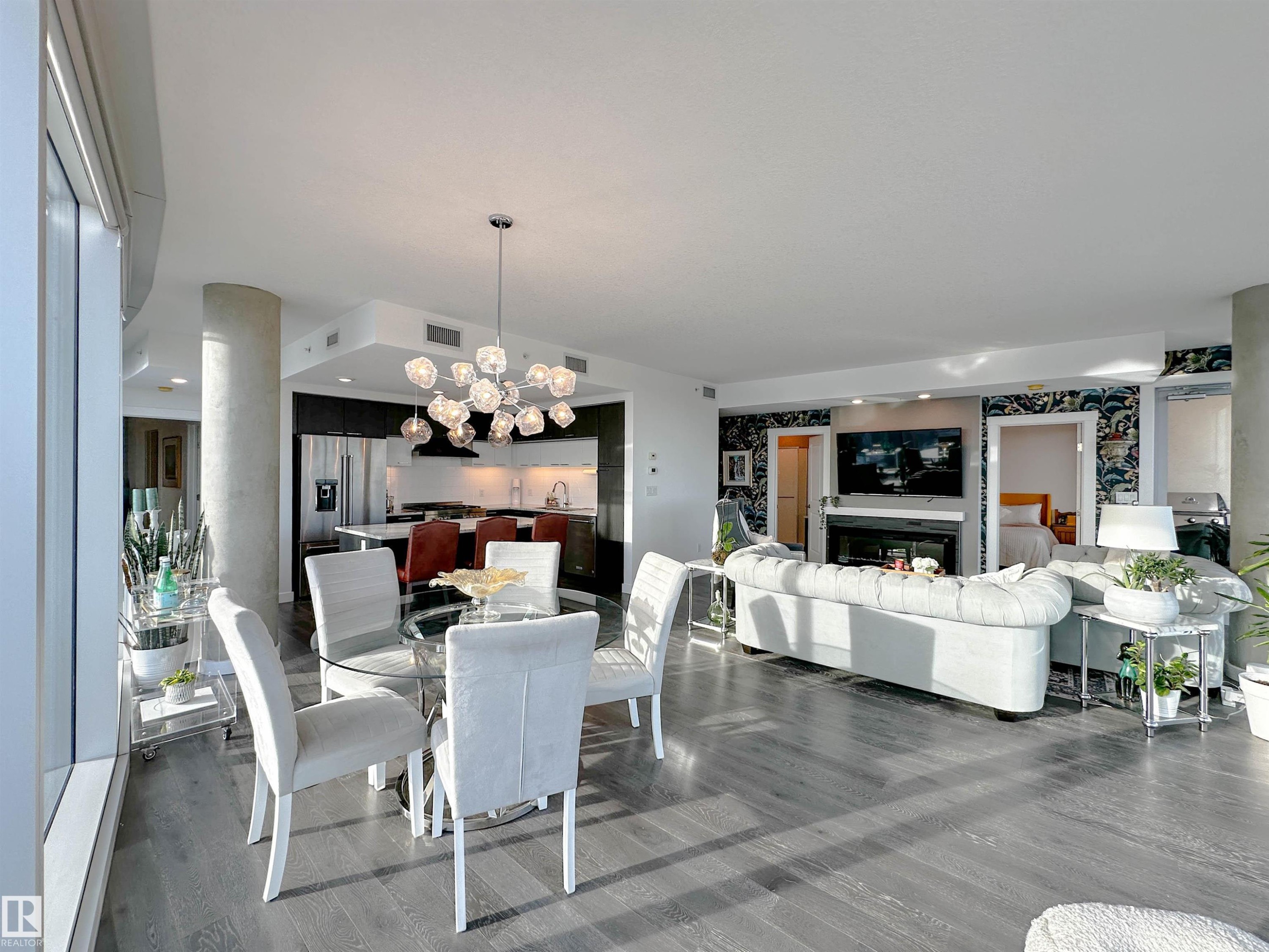 1804 9720 106 Street, Edmonton, AB - Indoor