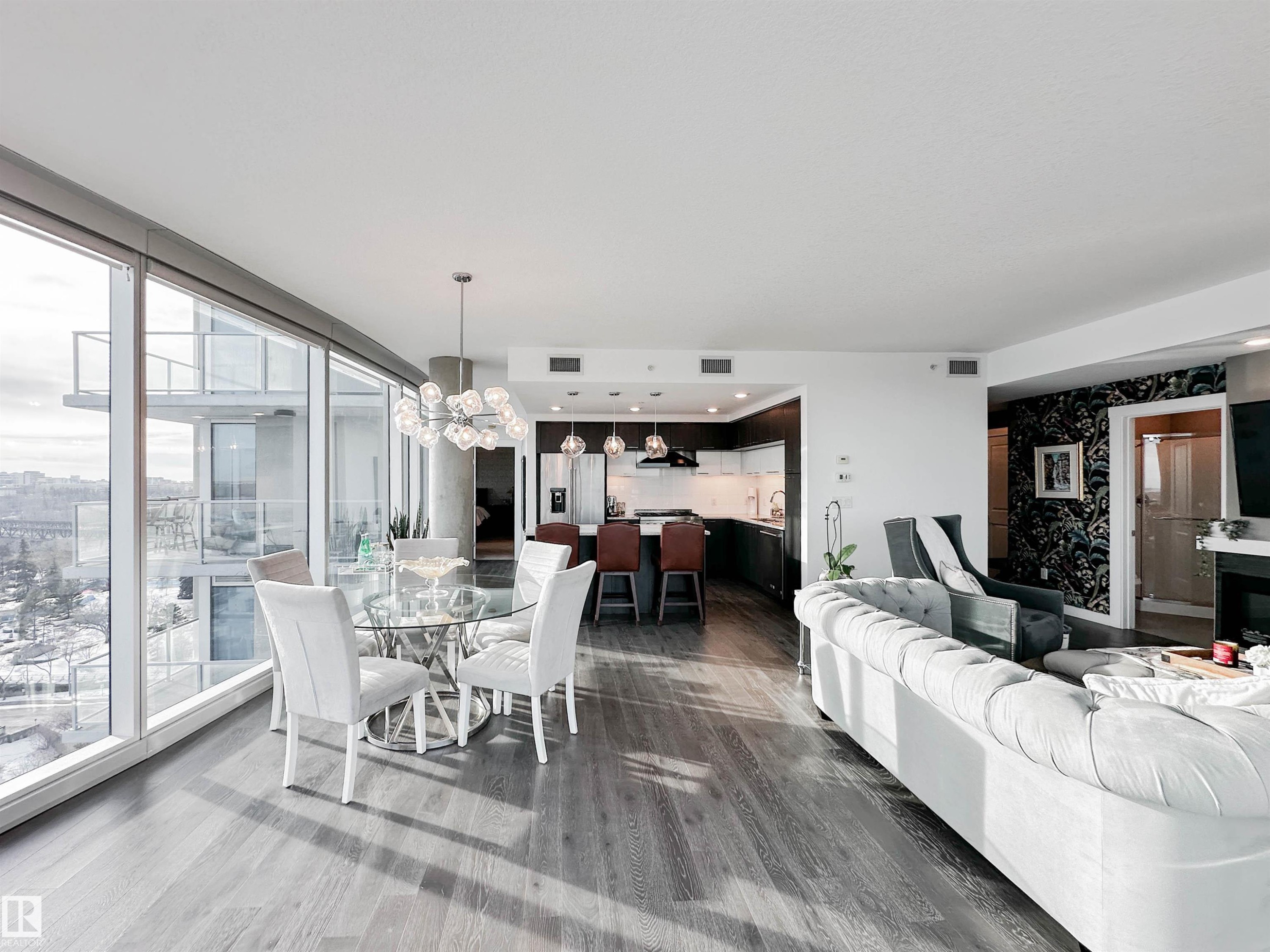 1804 9720 106 Street, Edmonton, AB - Indoor