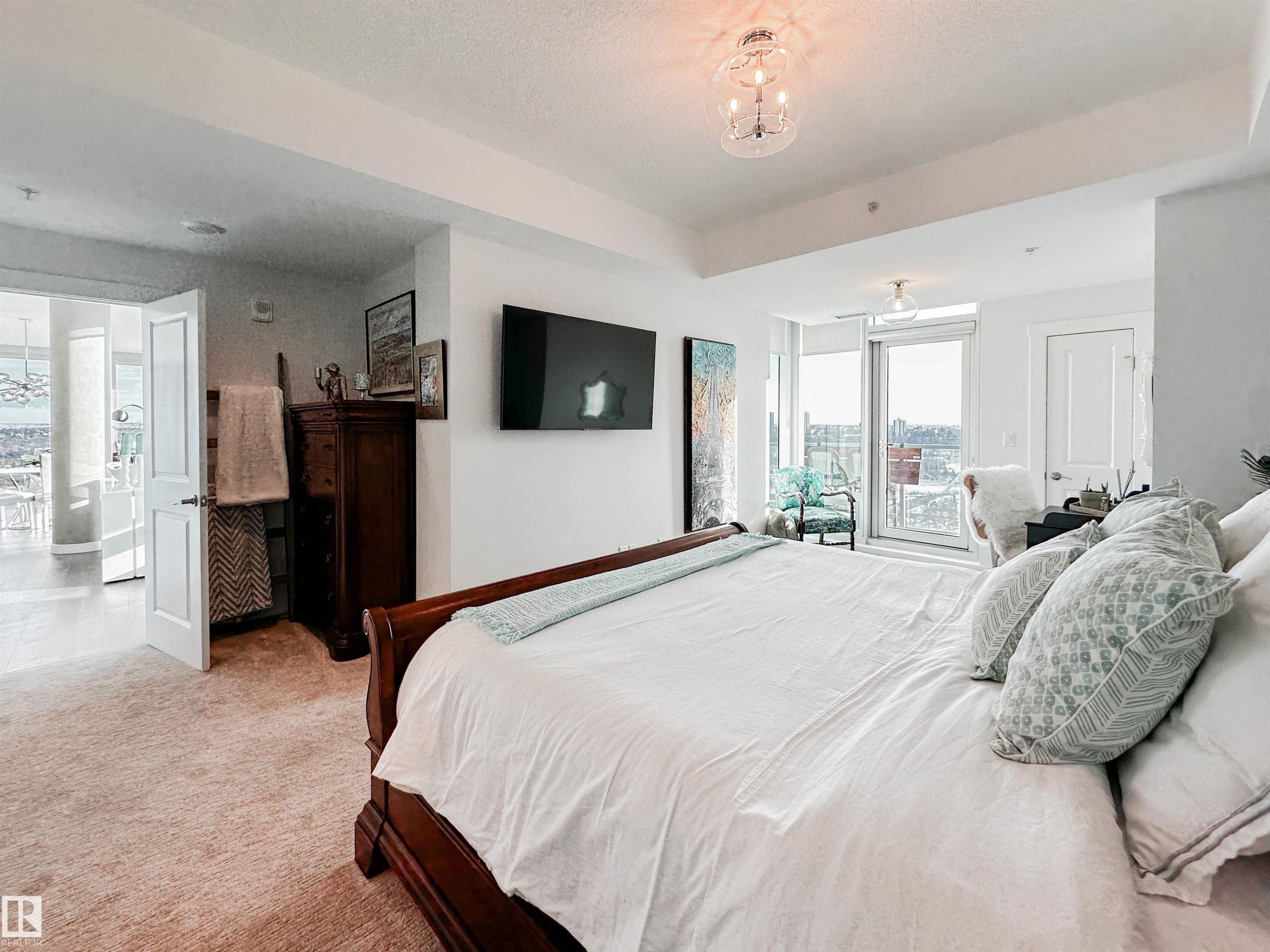 1804 9720 106 Street, Edmonton, AB - Indoor Photo Showing Bedroom