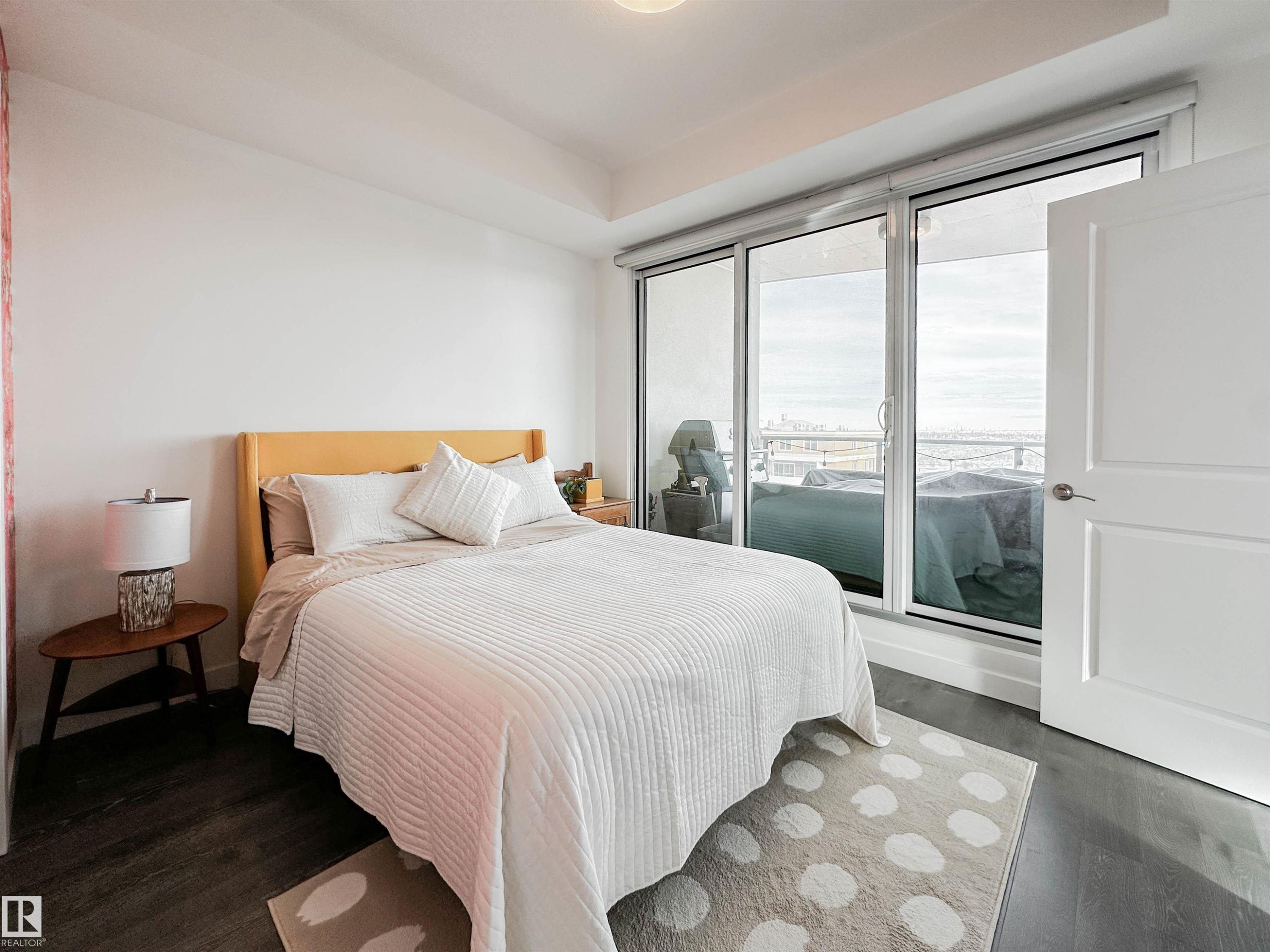 1804 9720 106 Street, Edmonton, AB - Indoor Photo Showing Bedroom