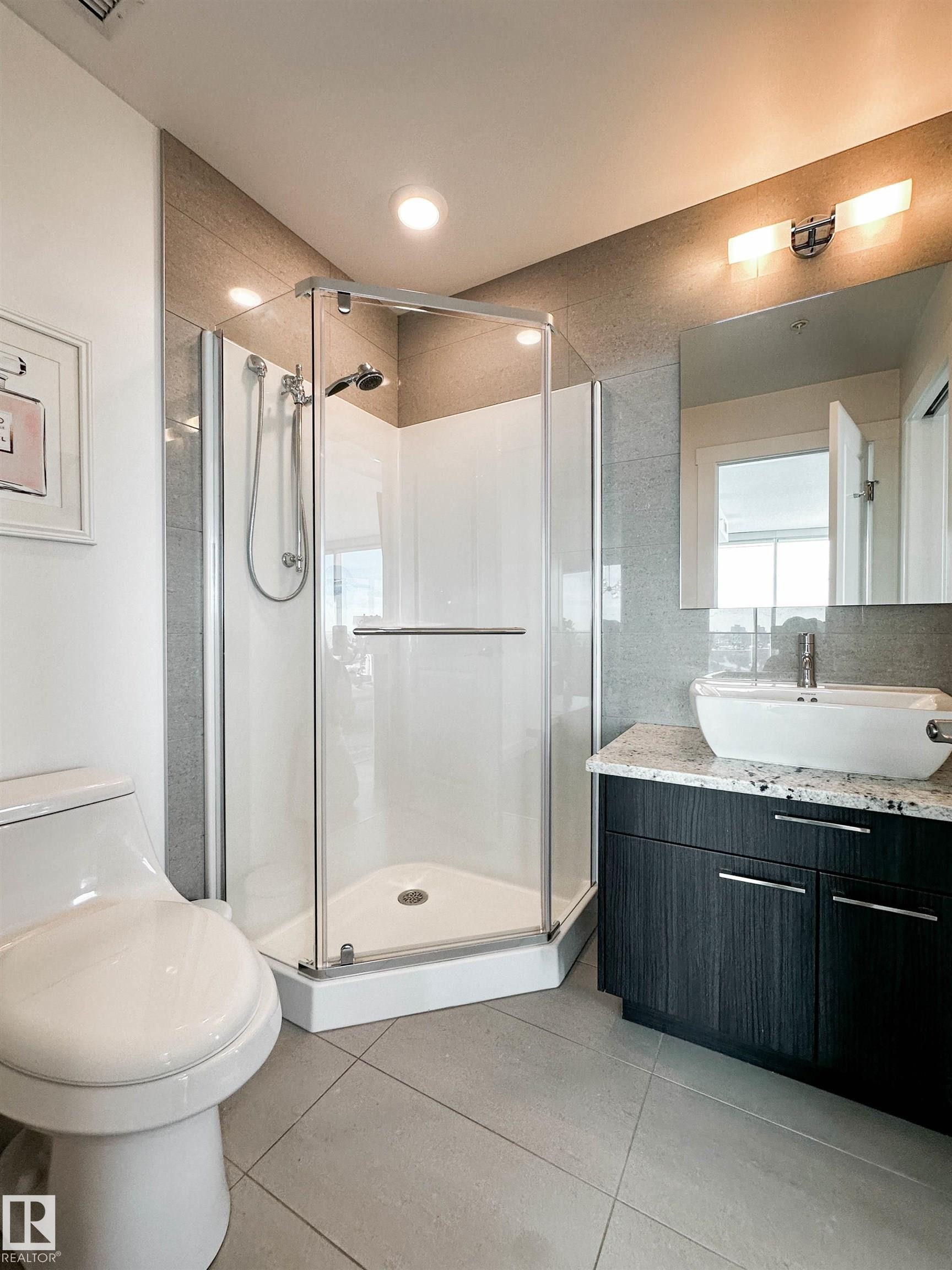 1804 9720 106 Street, Edmonton, AB - Indoor Photo Showing Bathroom