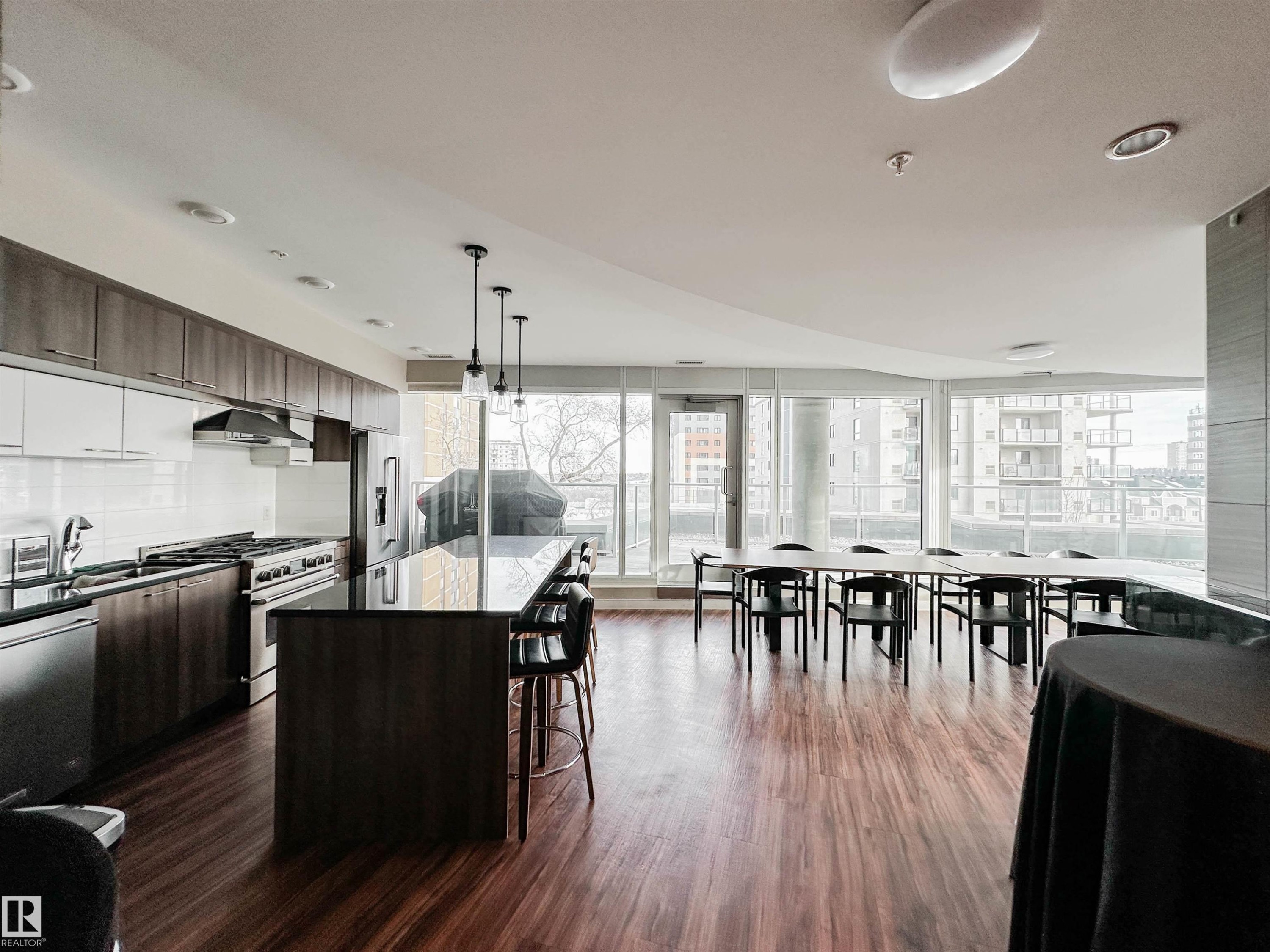 1804 9720 106 Street, Edmonton, AB - Indoor Photo Showing Kitchen With Upgraded Kitchen