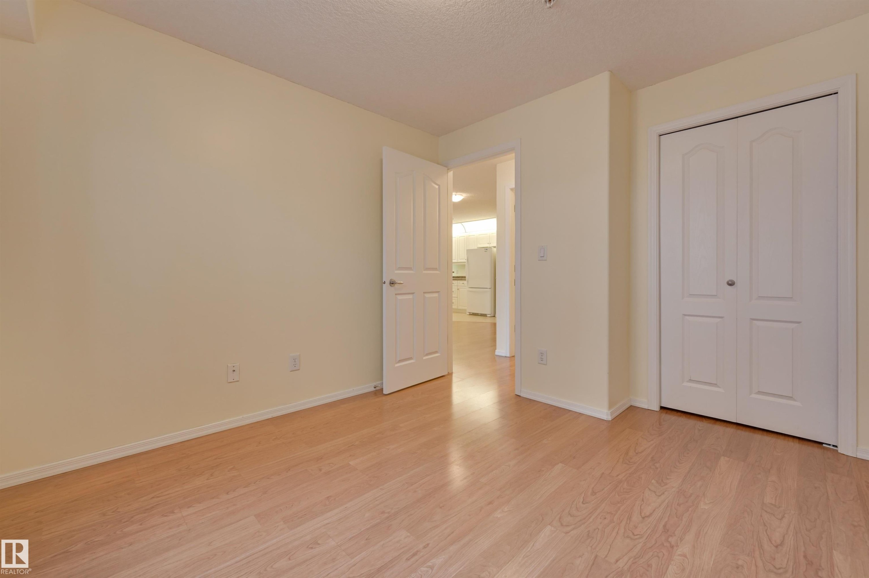336 9008 99 Avenue, Edmonton, AB - Indoor Photo Showing Other Room