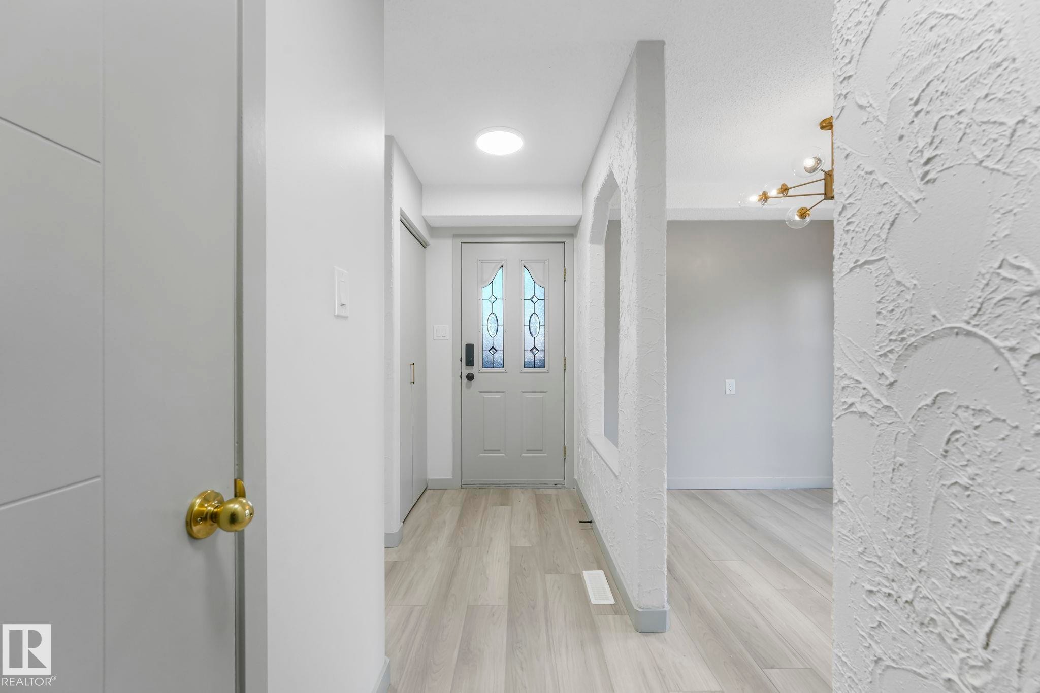 81 Willowdale Place, Edmonton, AB - Indoor Photo Showing Other Room