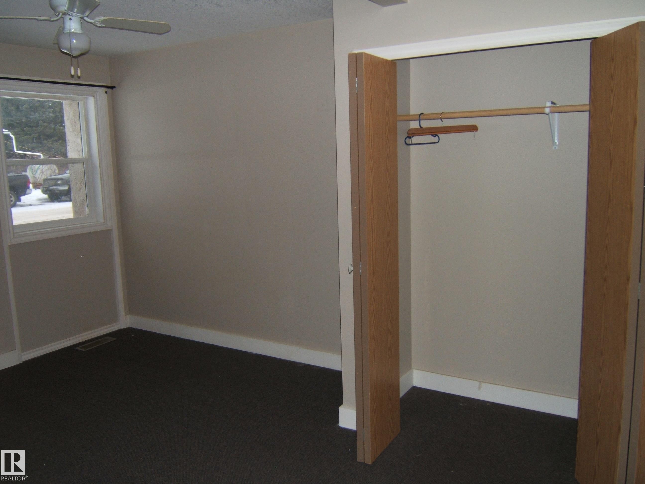 4901 47 Avenue, Myrnam, AB - Indoor Photo Showing Other Room