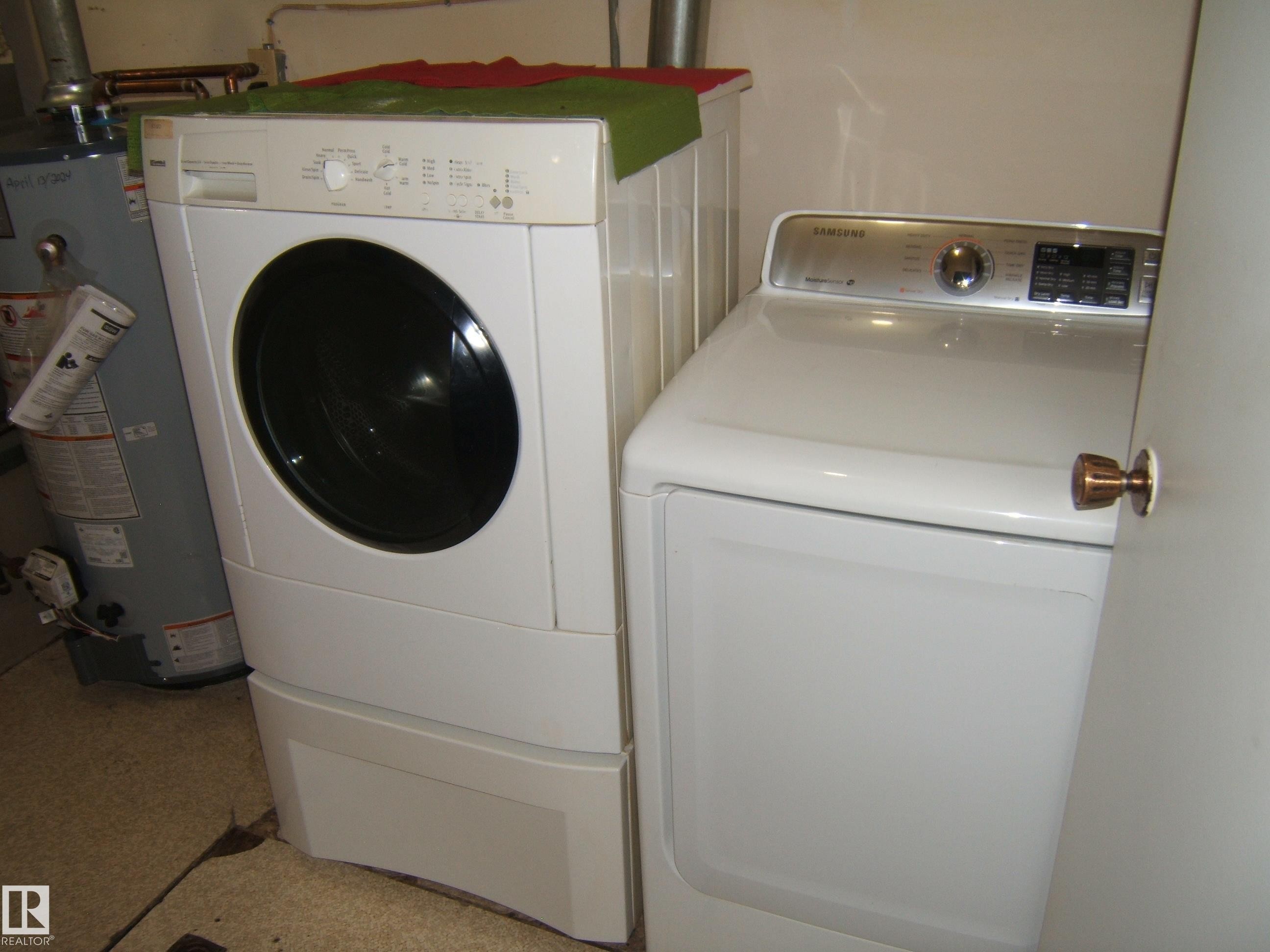 4901 47 Avenue, Myrnam, AB - Indoor Photo Showing Laundry Room