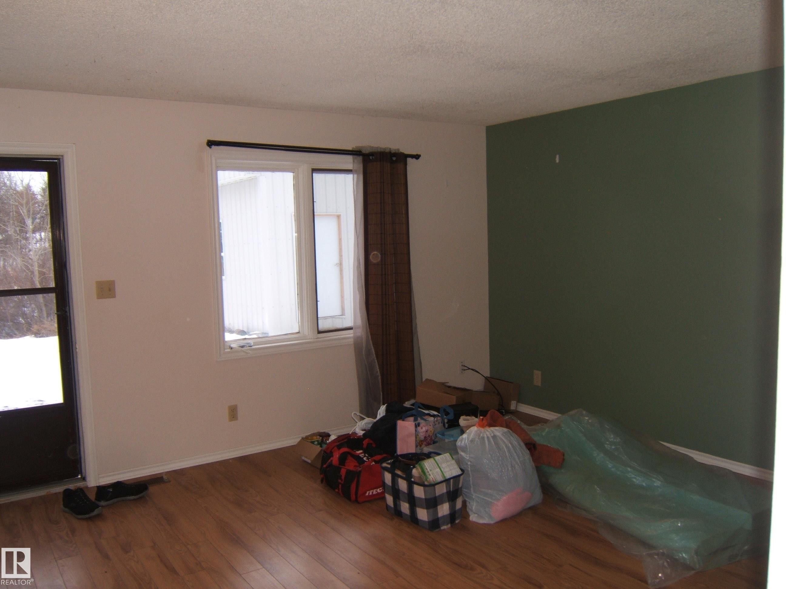 4901 47 Avenue, Myrnam, AB - Indoor Photo Showing Other Room