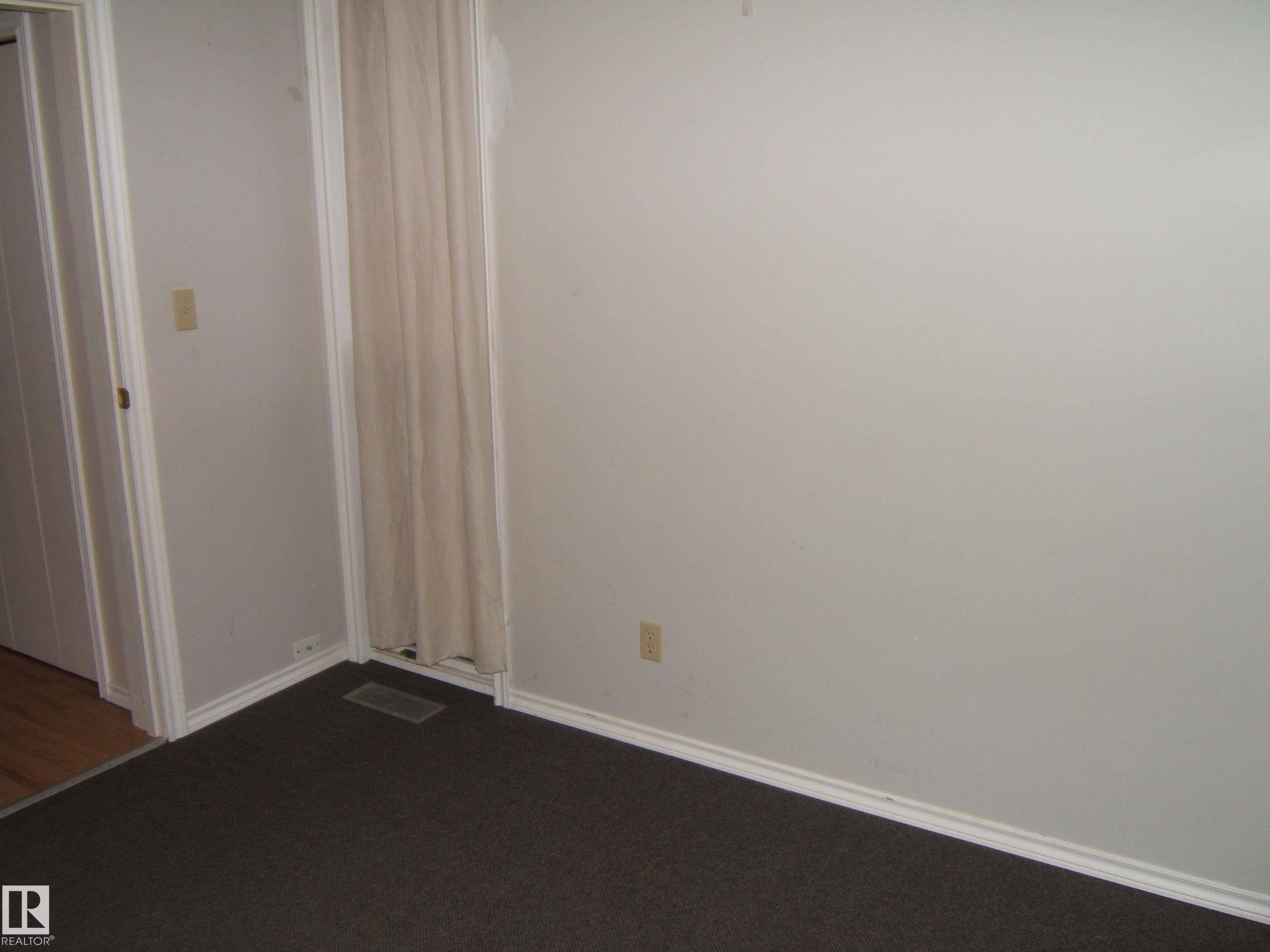 4901 47 Avenue, Myrnam, AB - Indoor Photo Showing Other Room
