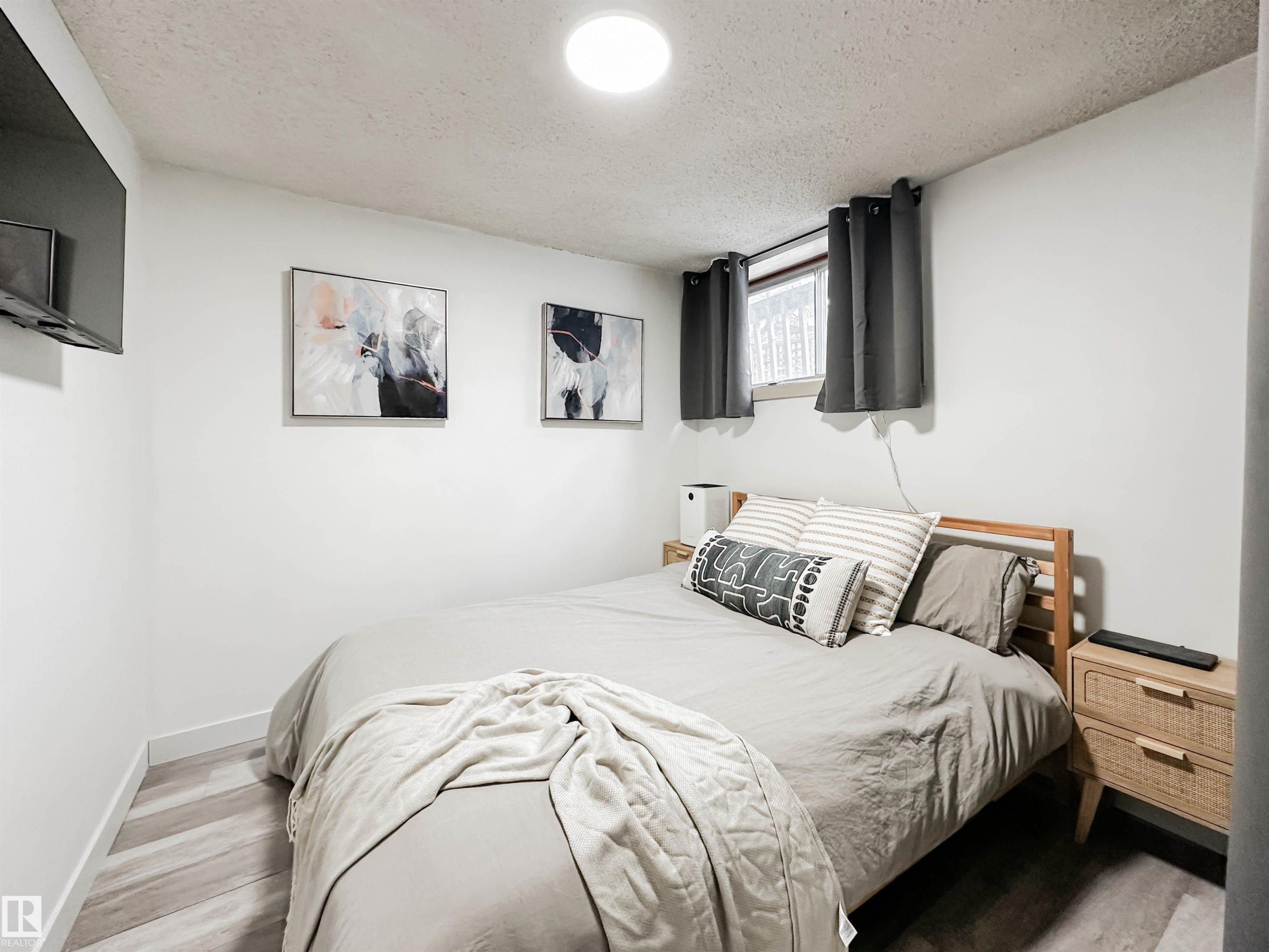23 Flagstone Crescent, St. Albert, AB - Indoor Photo Showing Bedroom