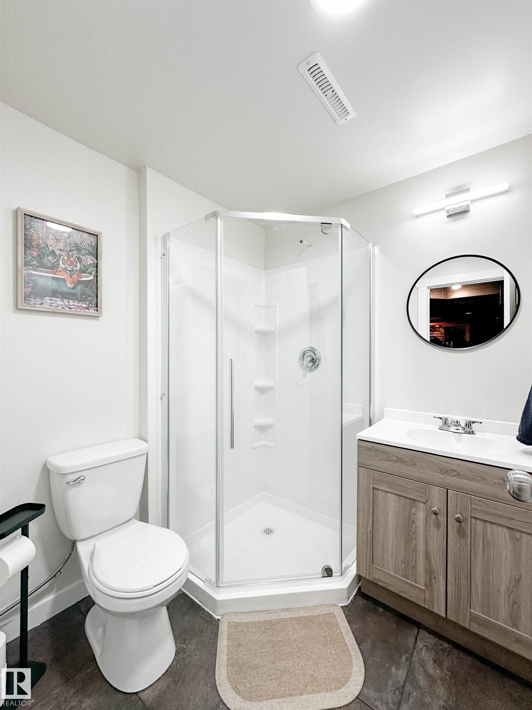 23 Flagstone Crescent, St. Albert, AB - Indoor Photo Showing Bathroom