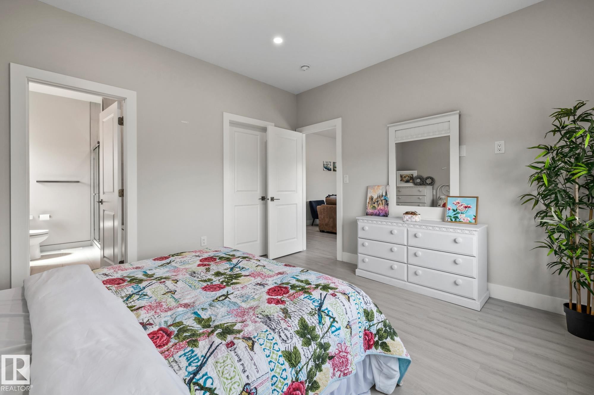 5225 55St, Wabamun, AB - Indoor Photo Showing Bedroom