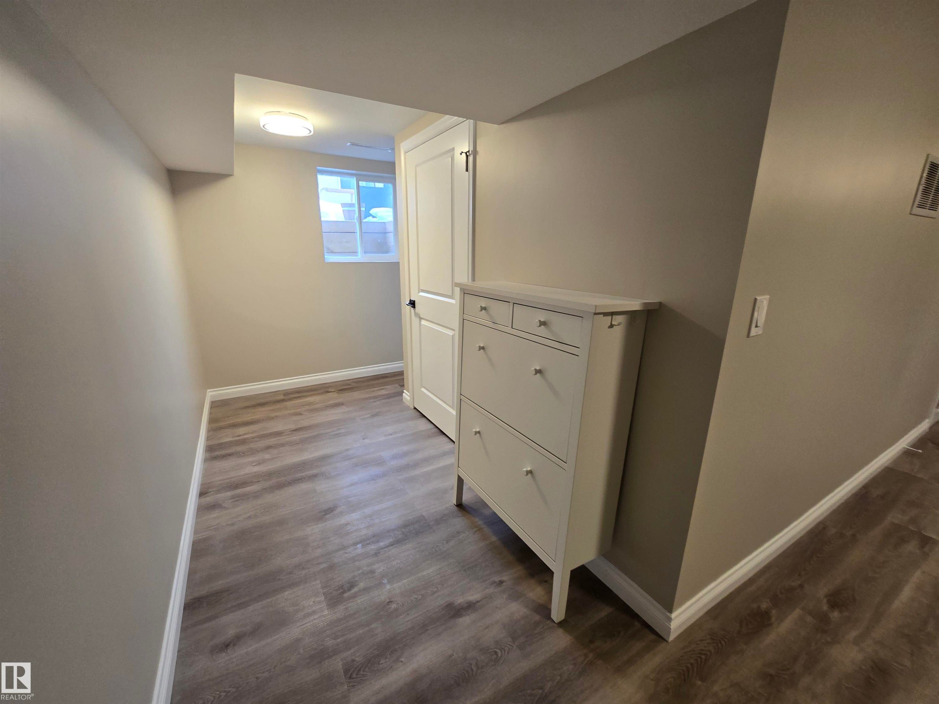 14612 117 Street Nw, Edmonton, AB - Indoor Photo Showing Other Room