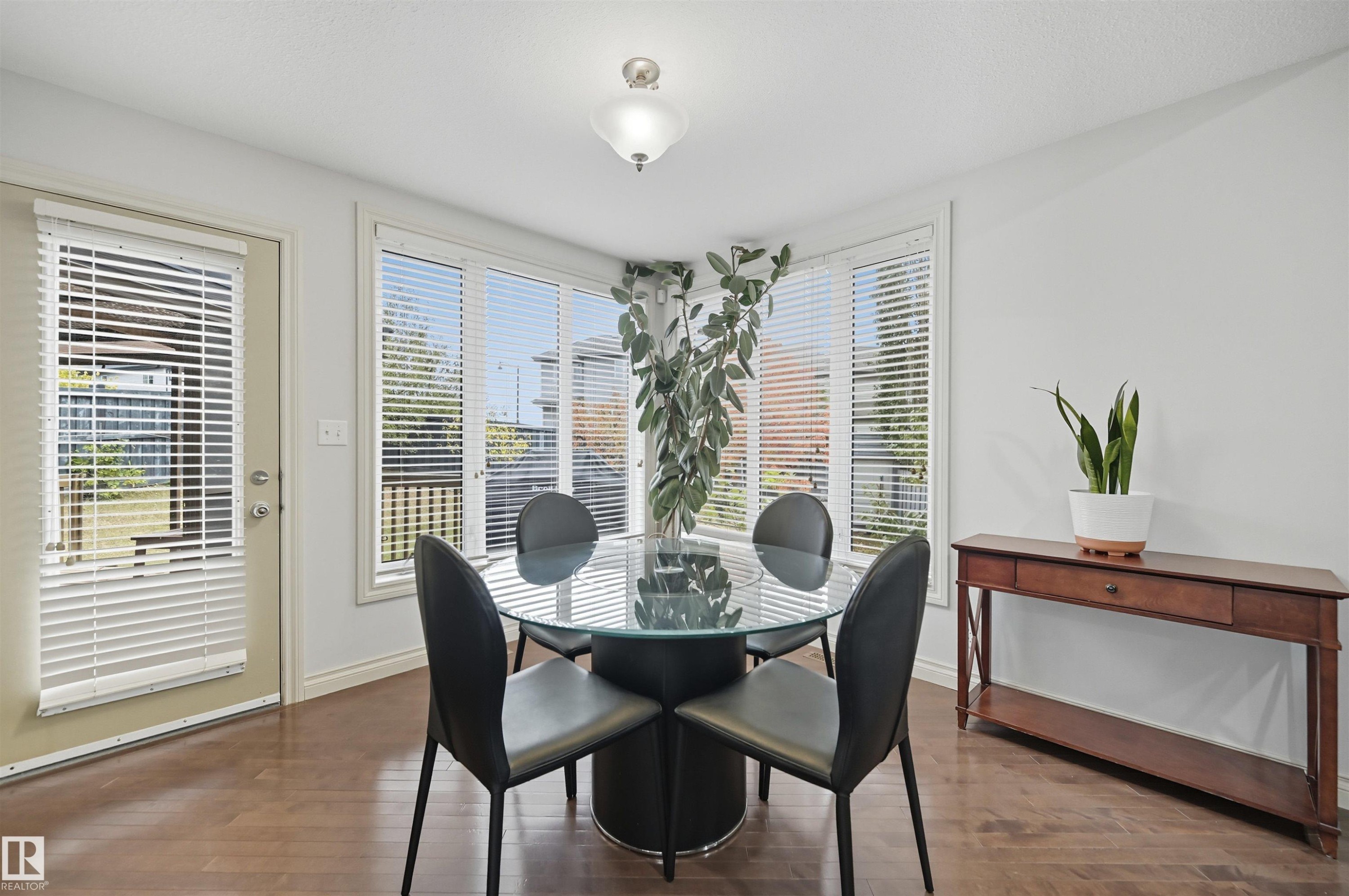 3411 Macneil Link, Edmonton, AB - Indoor Photo Showing Dining Room