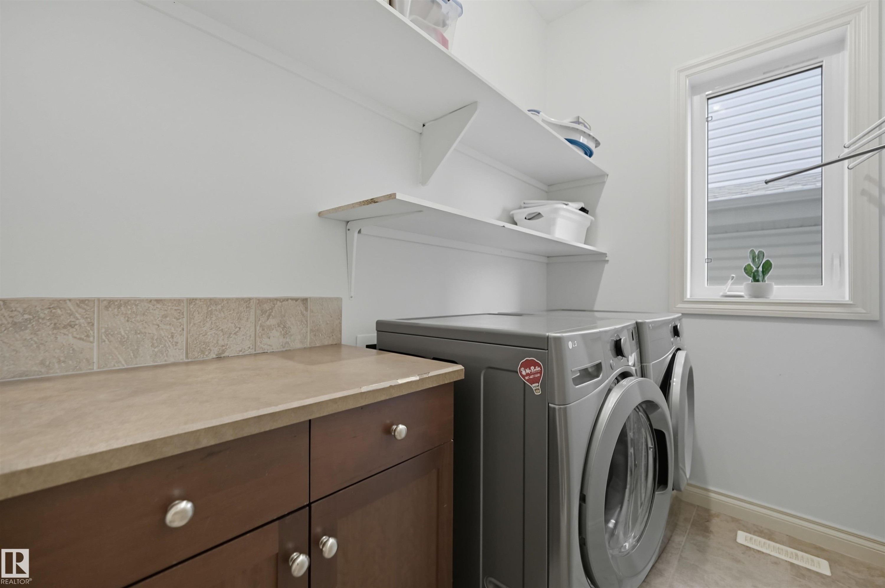3411 Macneil Link, Edmonton, AB - Indoor Photo Showing Laundry Room