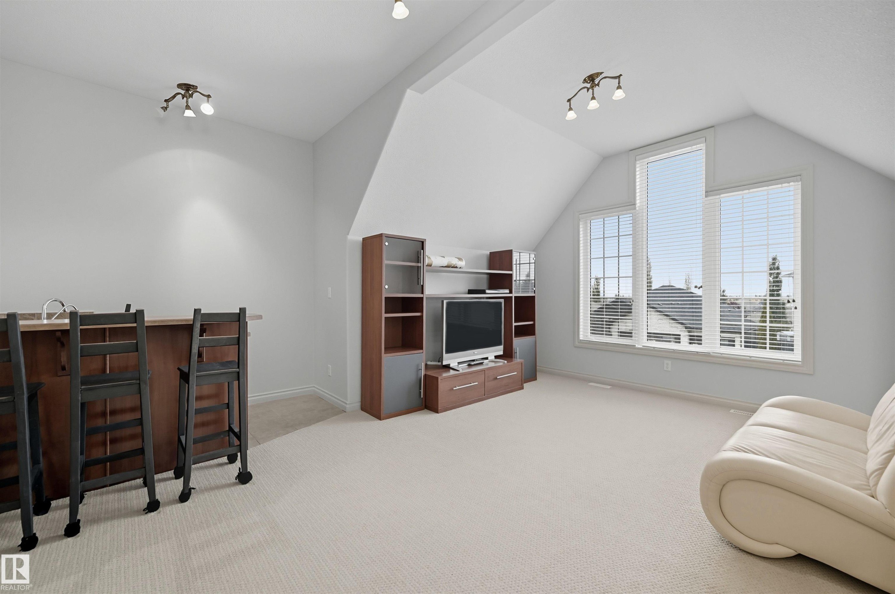 3411 Macneil Link, Edmonton, AB - Indoor