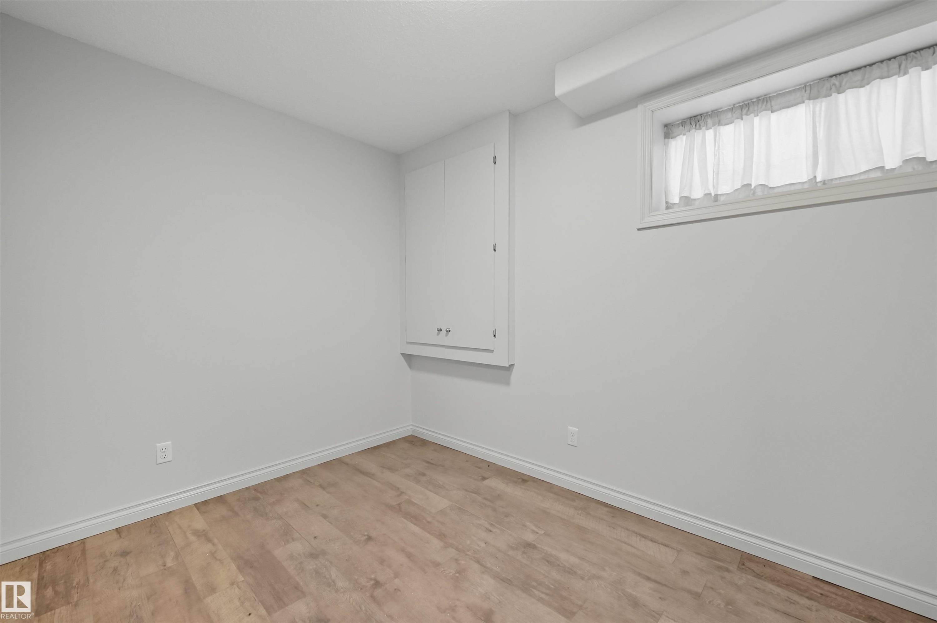 3411 Macneil Link, Edmonton, AB - Indoor Photo Showing Other Room