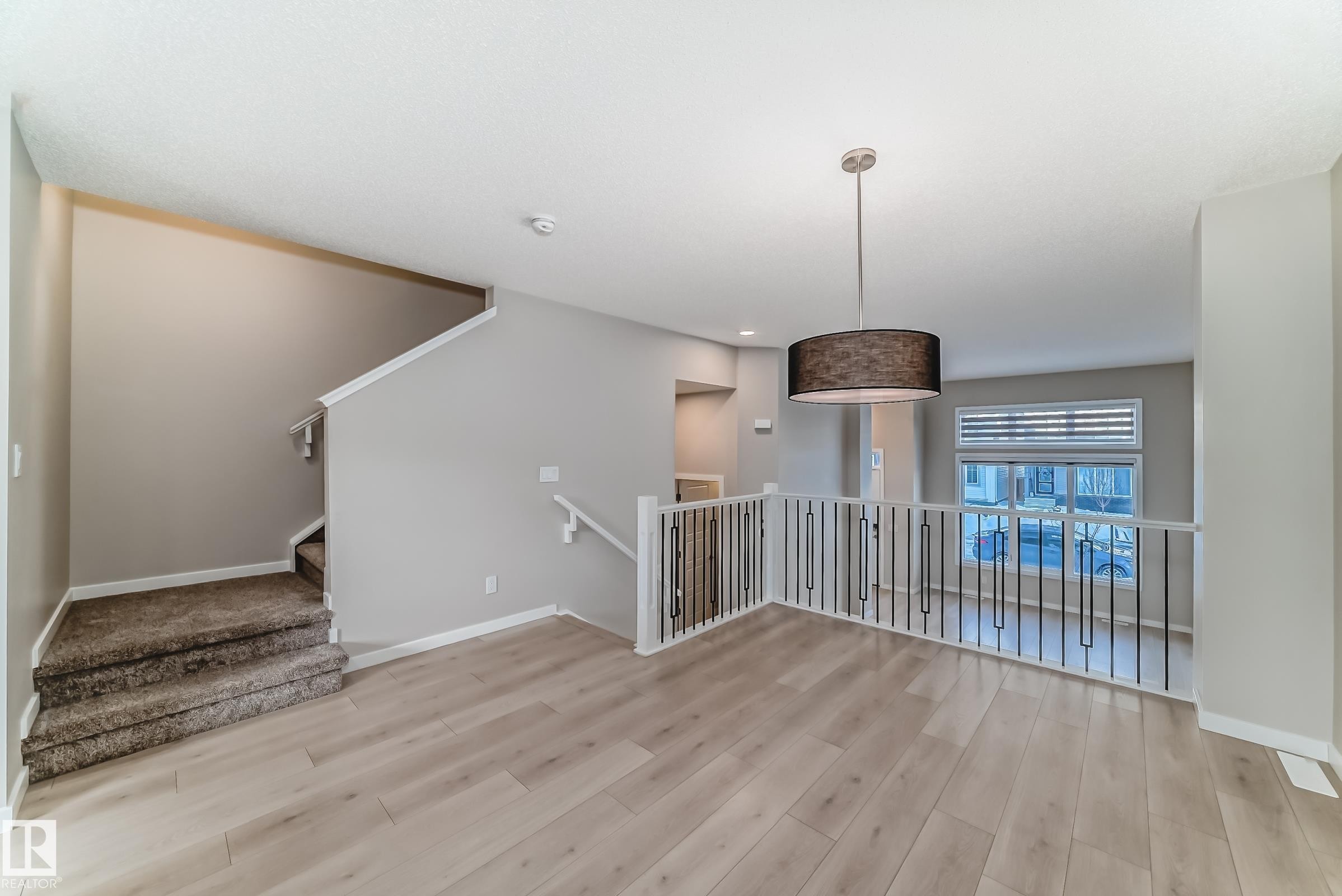 5025 Kinney Link Link, Edmonton, AB - Indoor Photo Showing Other Room