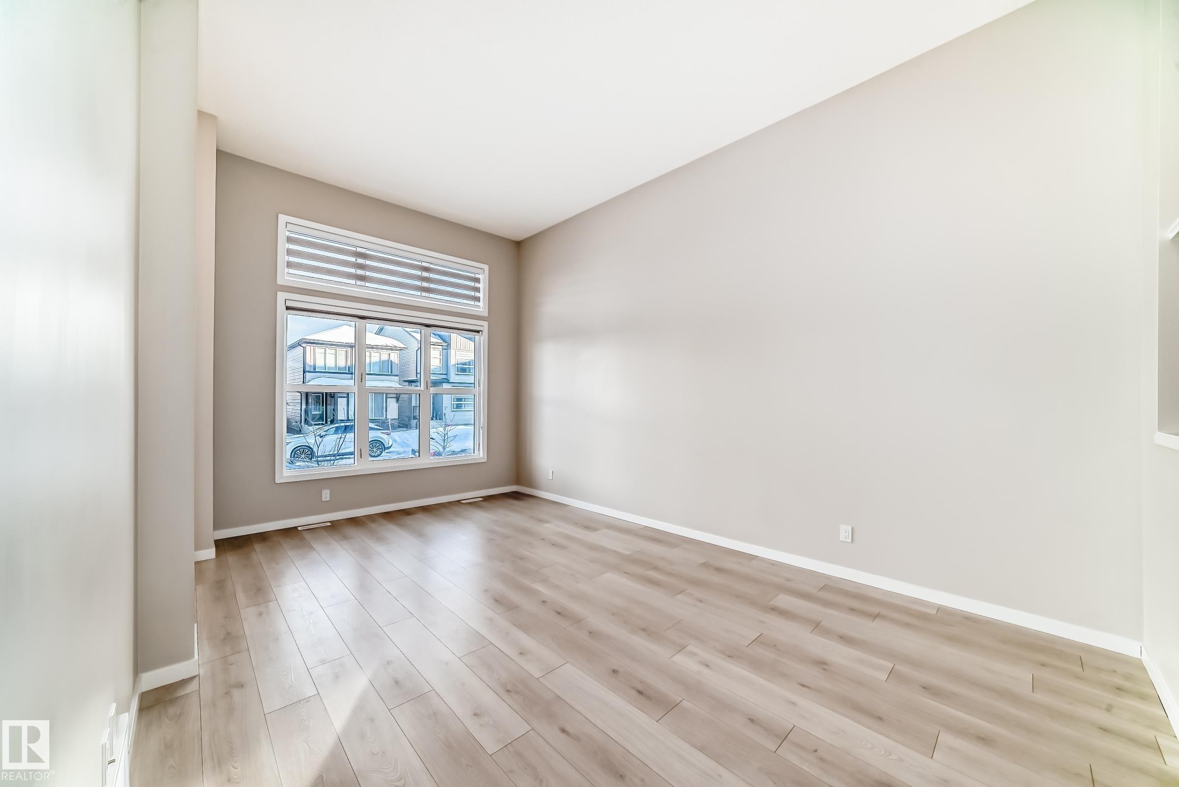 5025 Kinney Link Link, Edmonton, AB - Indoor Photo Showing Other Room