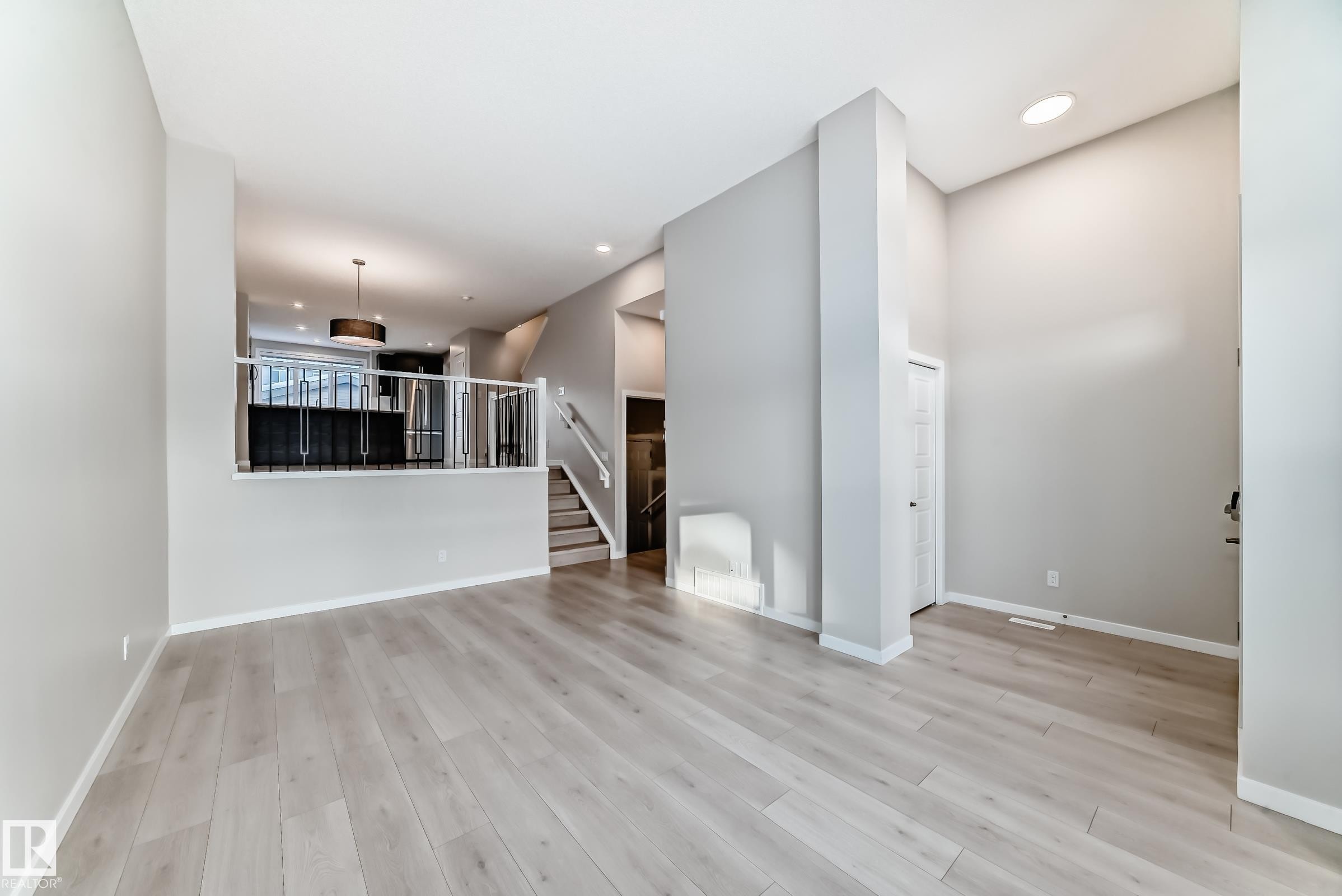 5025 Kinney Link Link, Edmonton, AB - Indoor Photo Showing Other Room