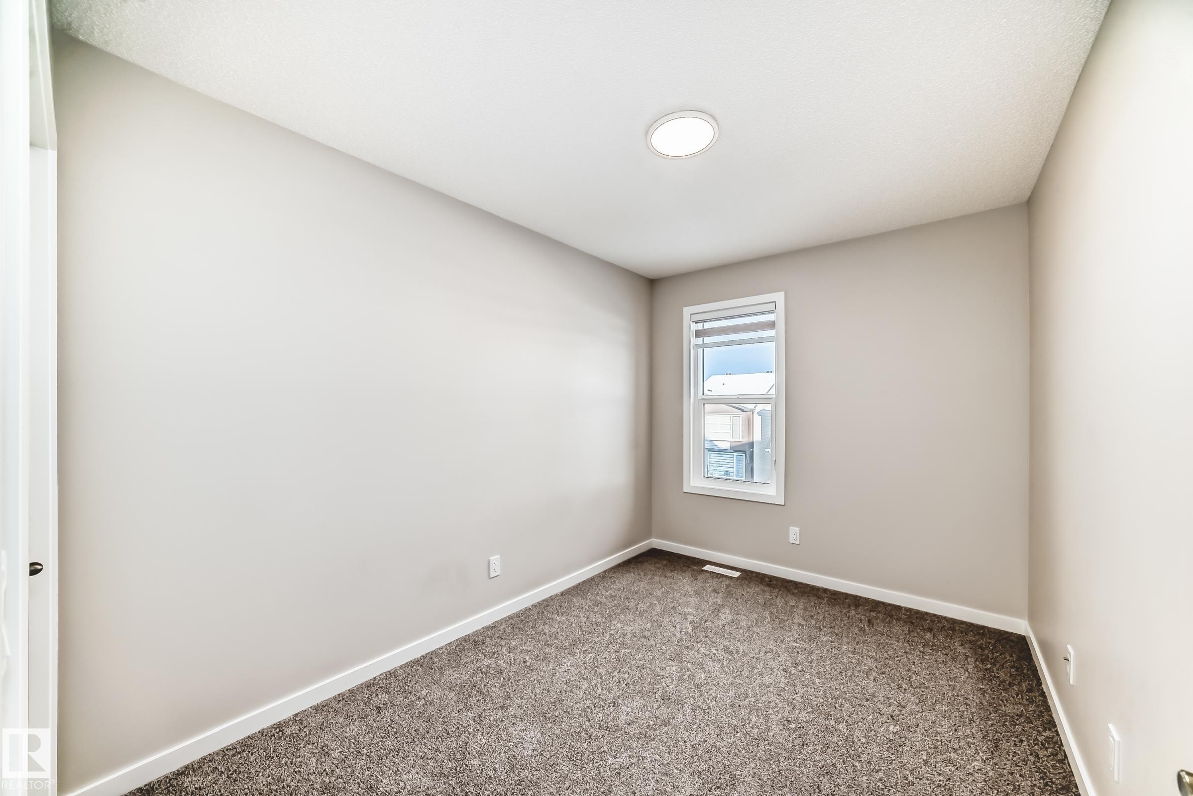 5025 Kinney Link Link, Edmonton, AB - Indoor Photo Showing Other Room