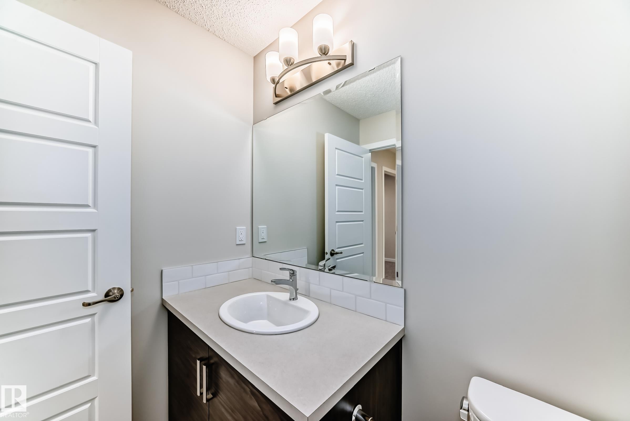 5025 Kinney Link Link, Edmonton, AB - Indoor Photo Showing Bathroom